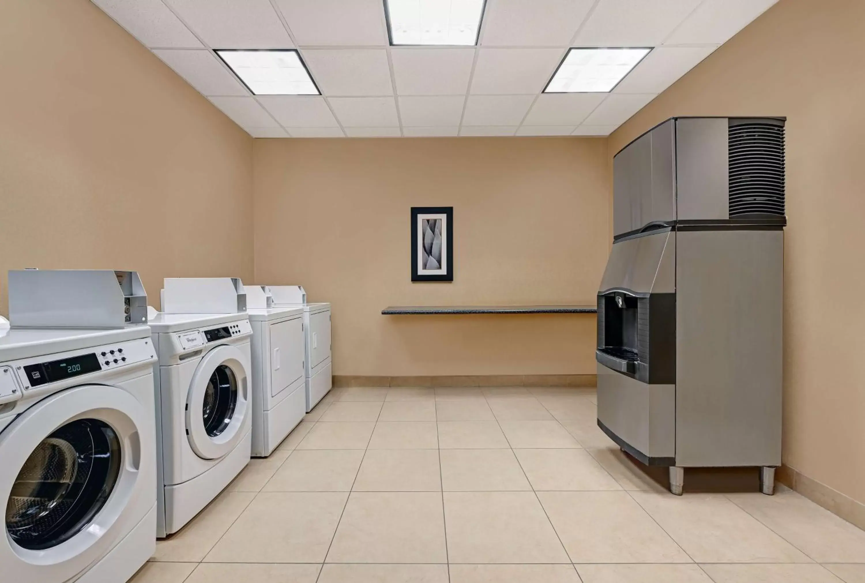 Property building in Hampton Inn Lordsburg Property building in Hampton Inn Lordsburg