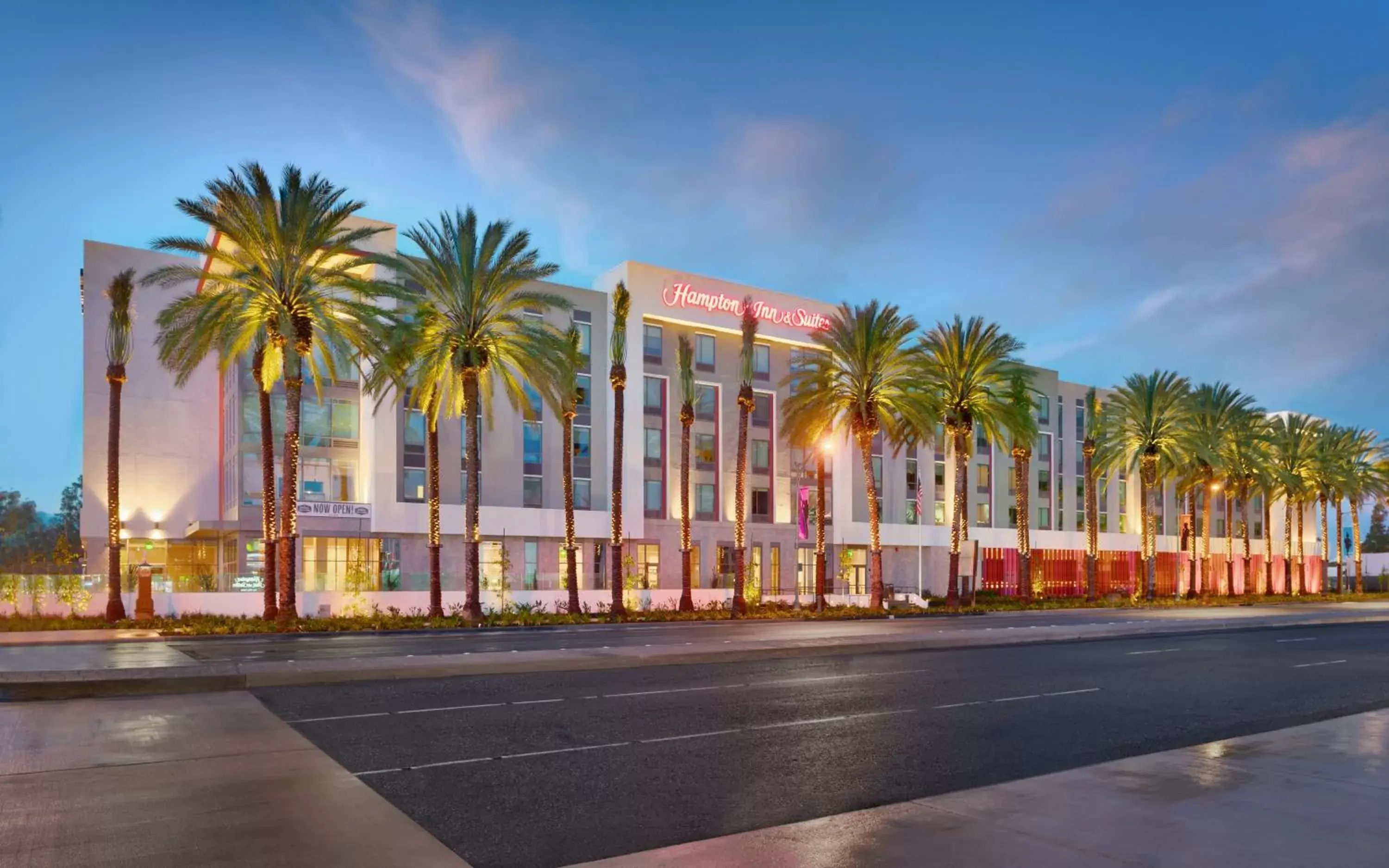 Property Building in Hampton Inn & Suites Anaheim Resort Convention Center