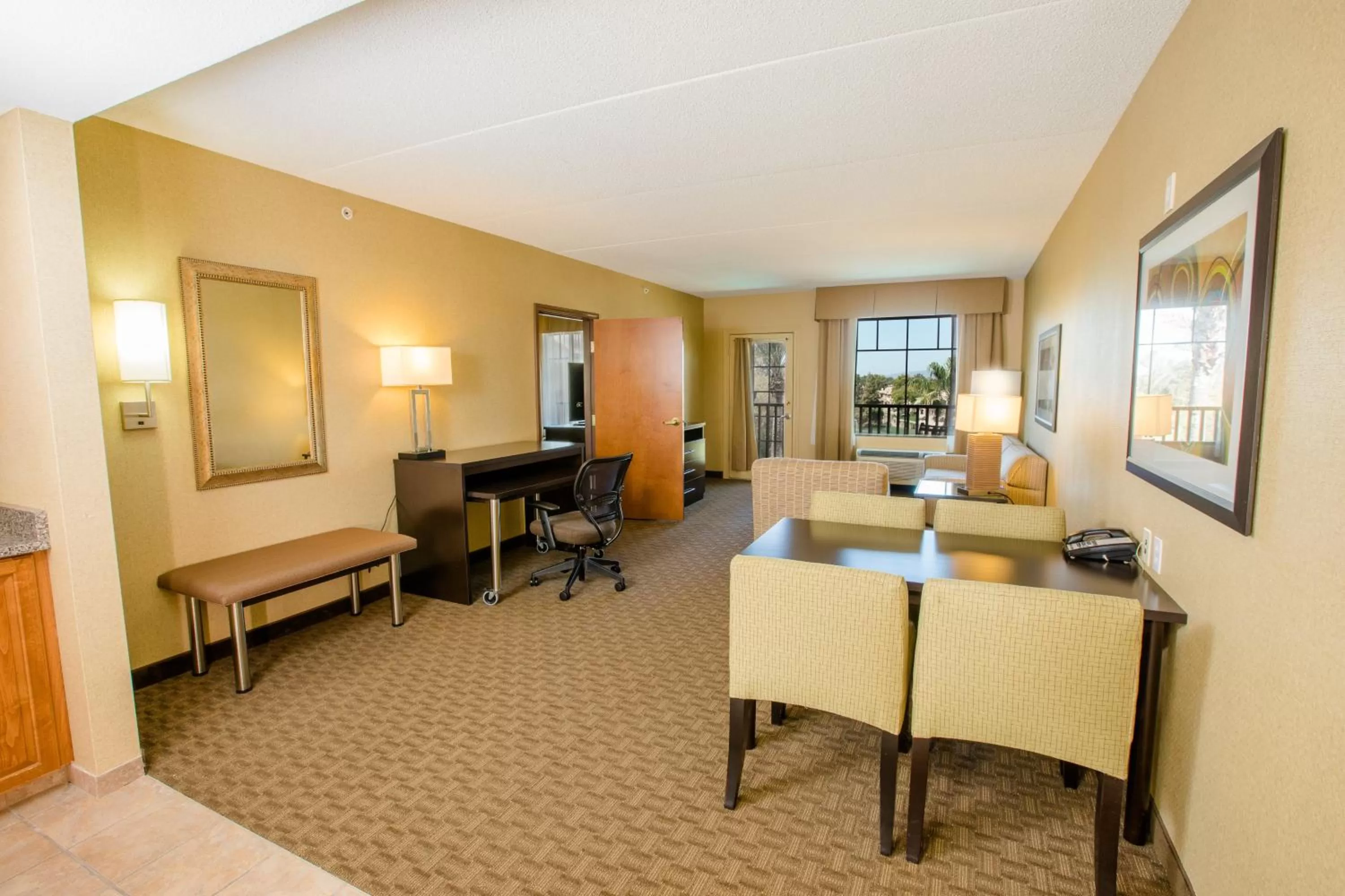Photo of the whole room in Holiday Inn Phoenix/Chandler by IHG
