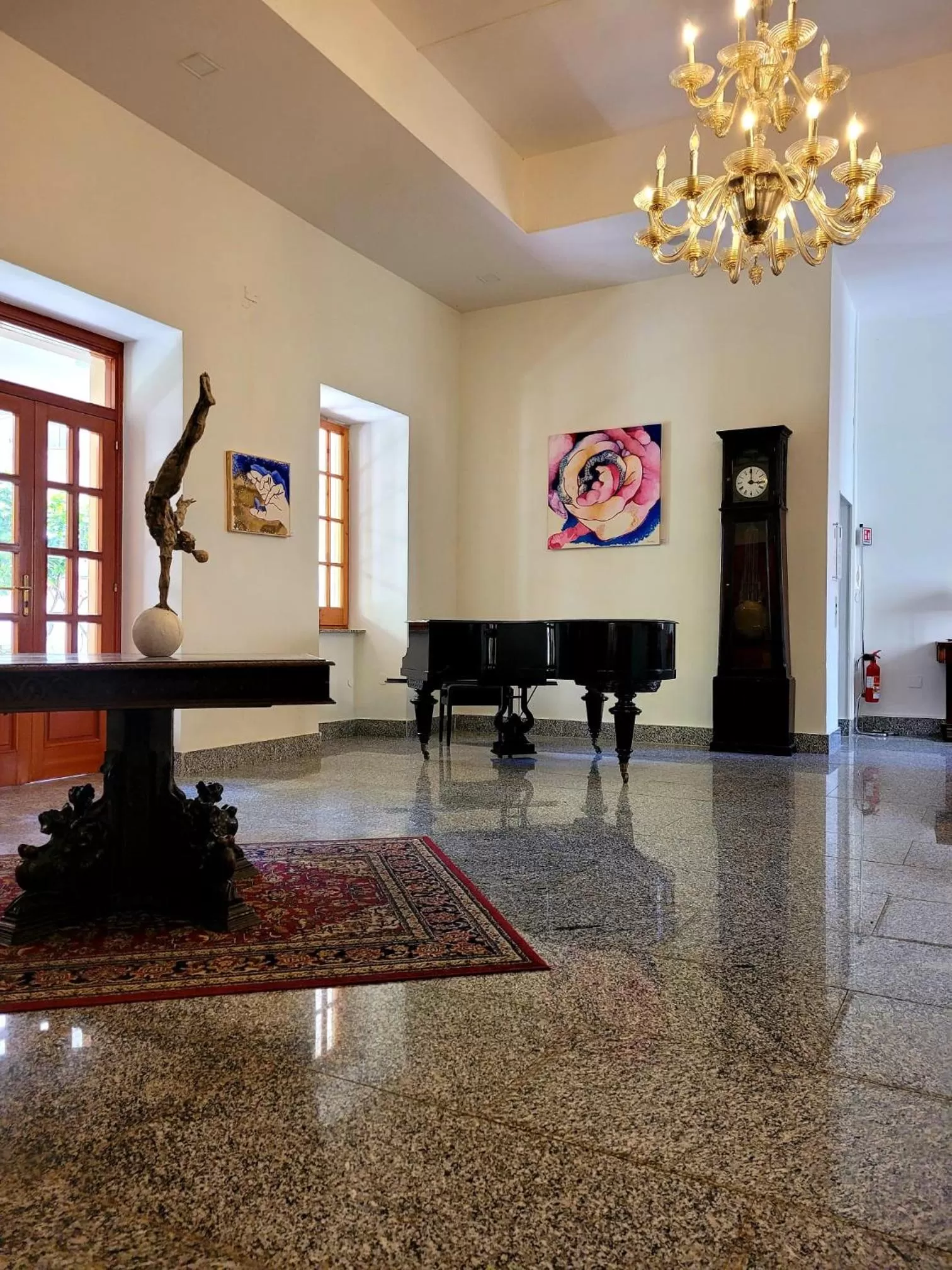 Communal lounge/ TV room in Palazzo Cappuccini Art Relais