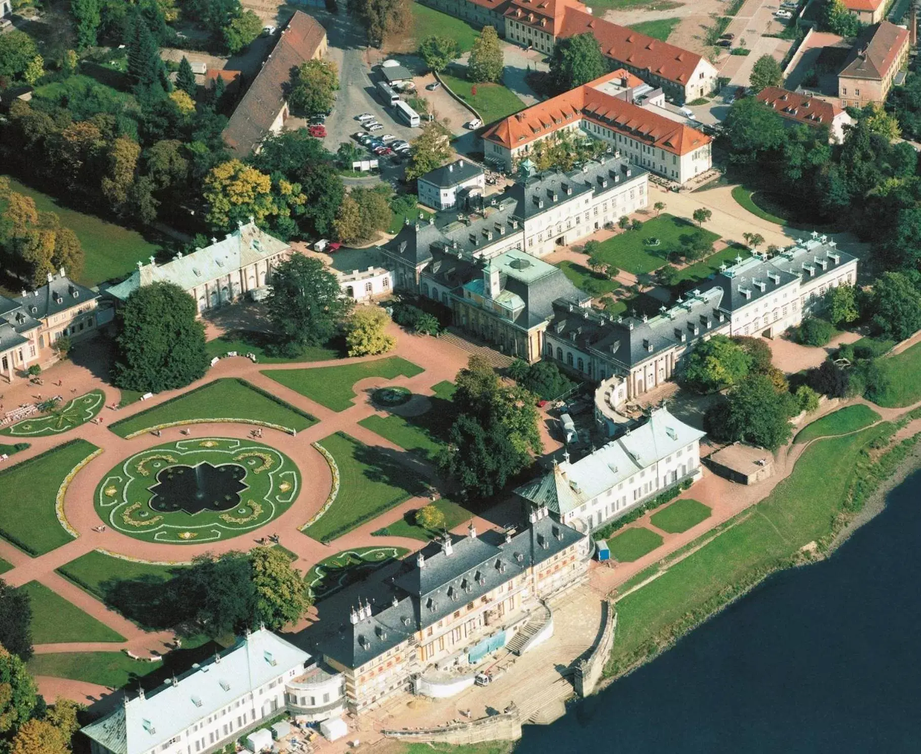 Facade/entrance, Bird's-eye View in Schloss Hotel Dresden Pillnitz