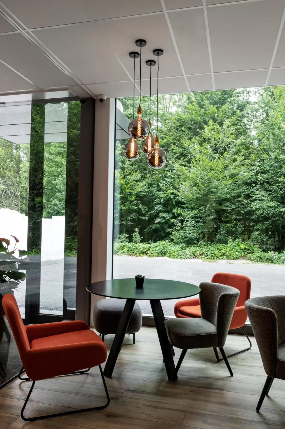 Seating area in B&B HOTEL Zürich Wallisellen