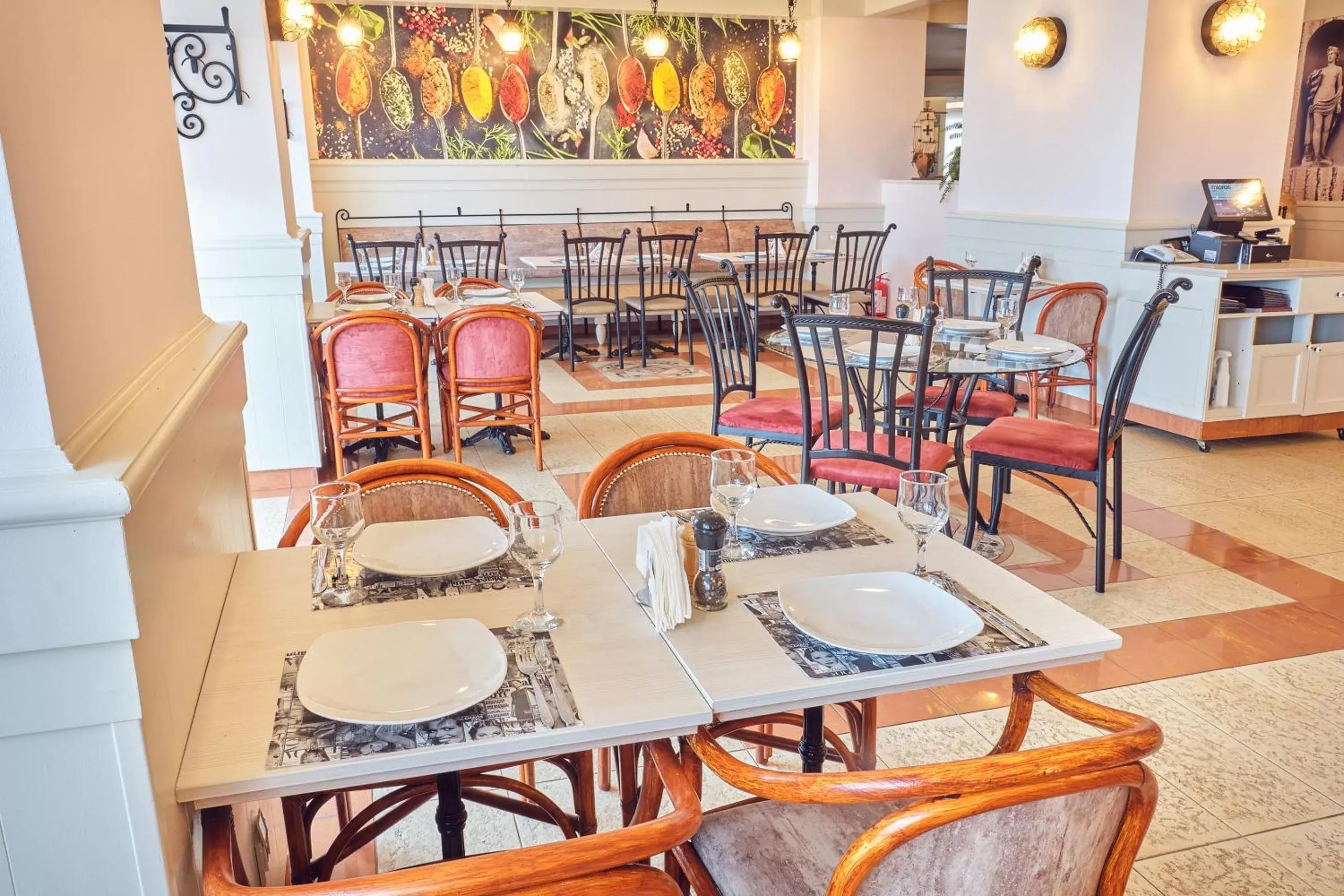 Restaurant/places to eat in Continental Forum Constanta Restaurant/places to eat in Continental Forum Constanta