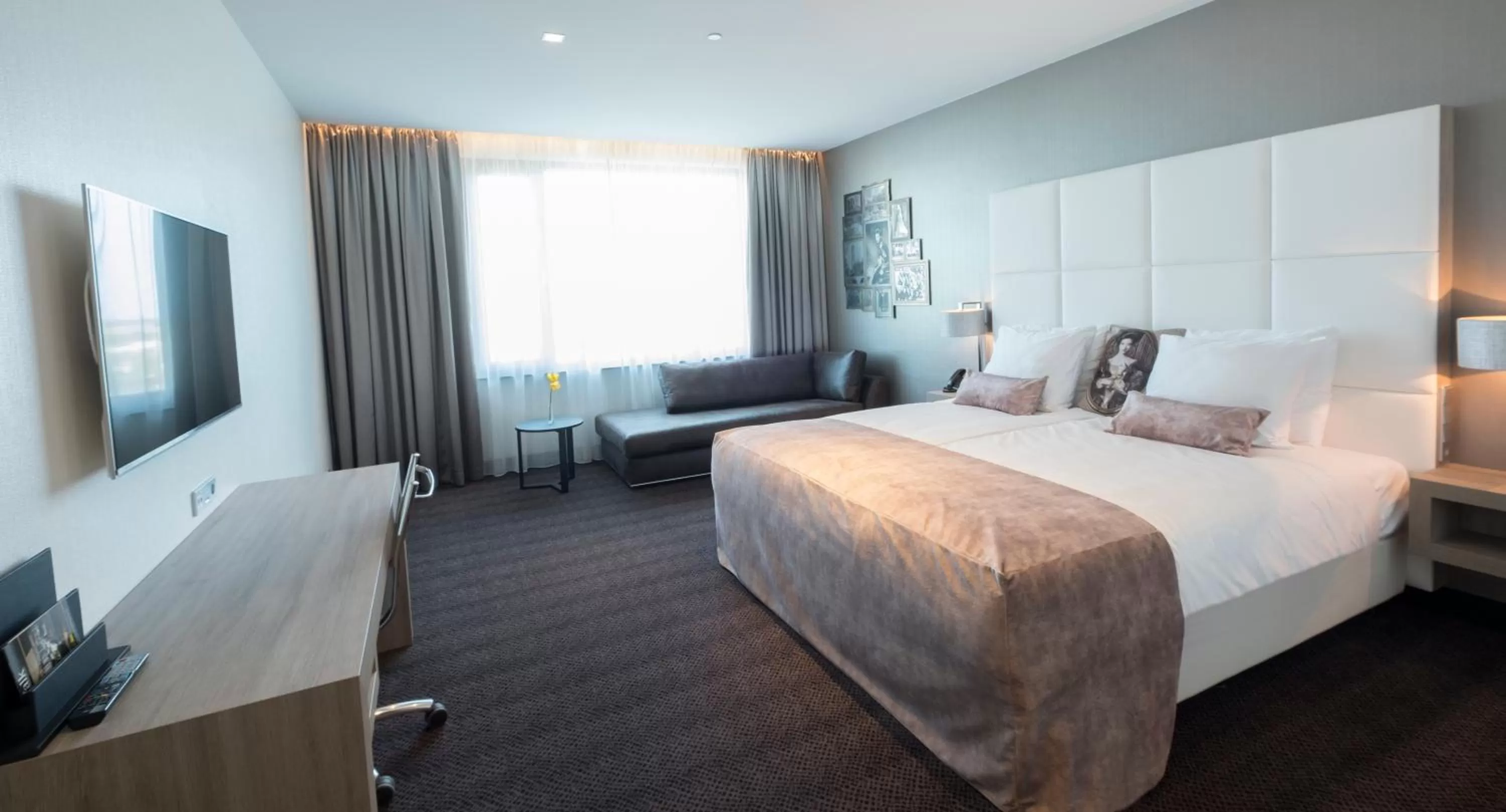 Bedroom, Bed in Van der Valk Hotel Utrecht