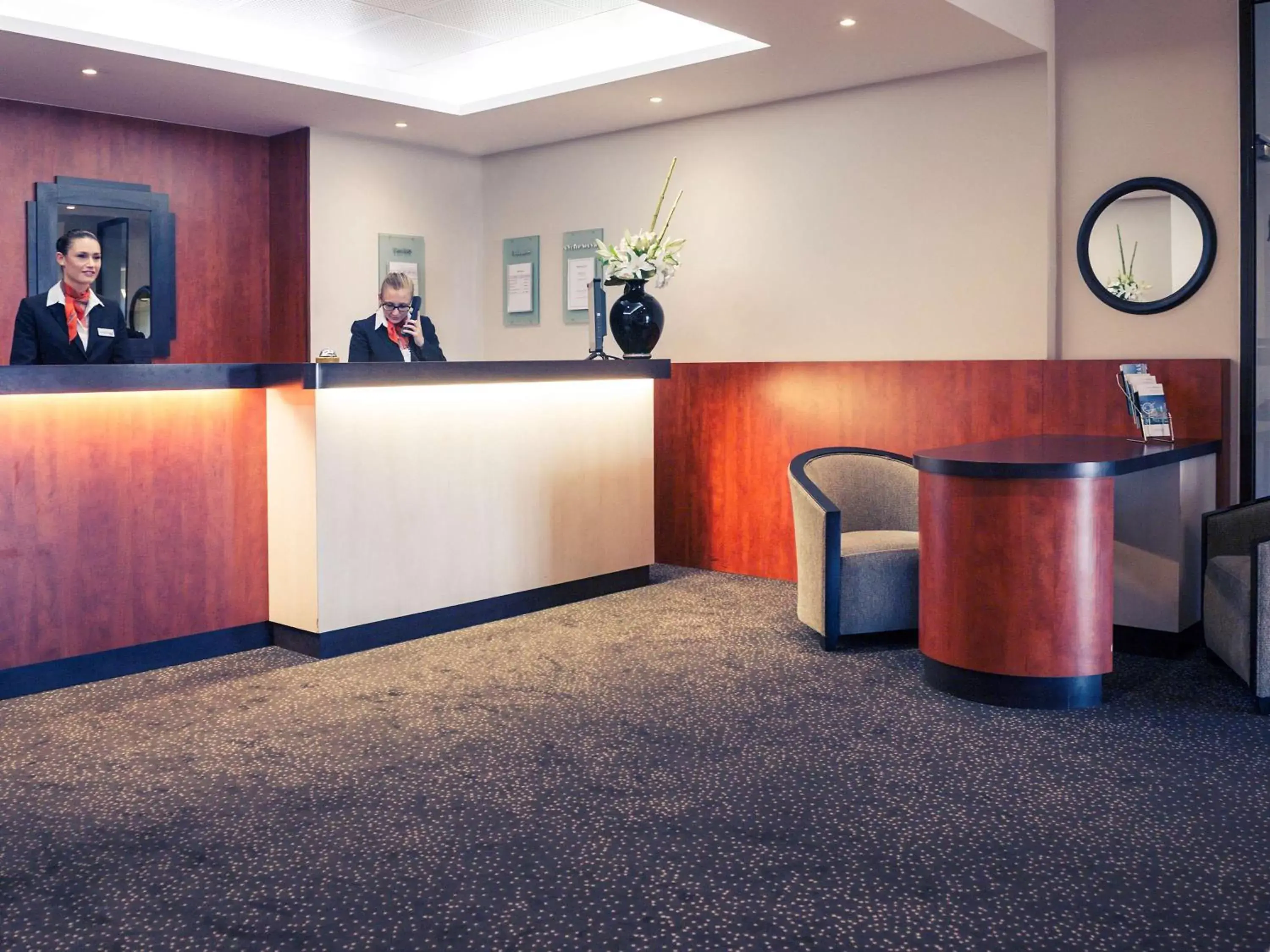 Property building, Lobby/Reception in Mercure Maurepas Saint Quentin