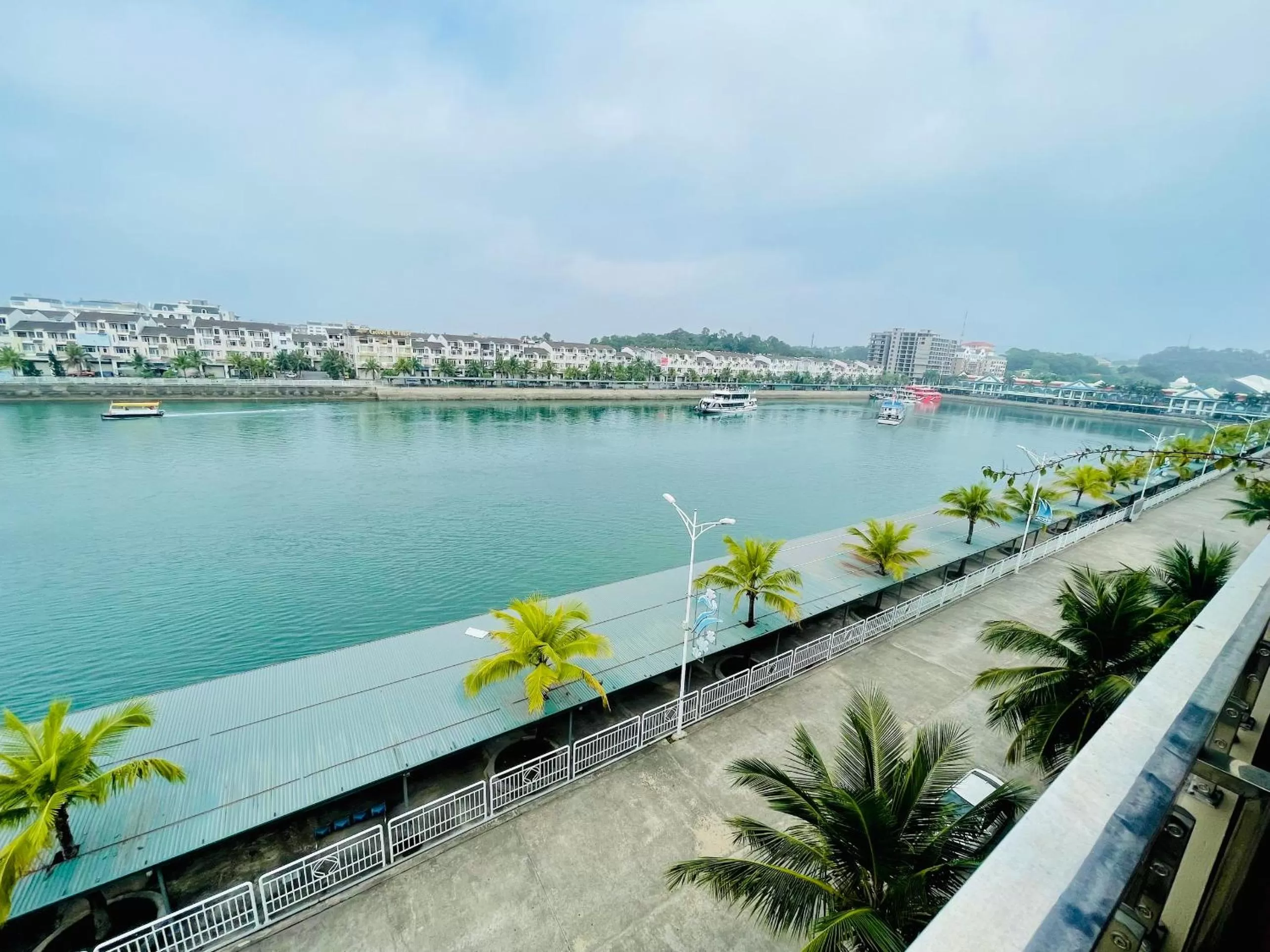 Tuan Chau Havana Hotel