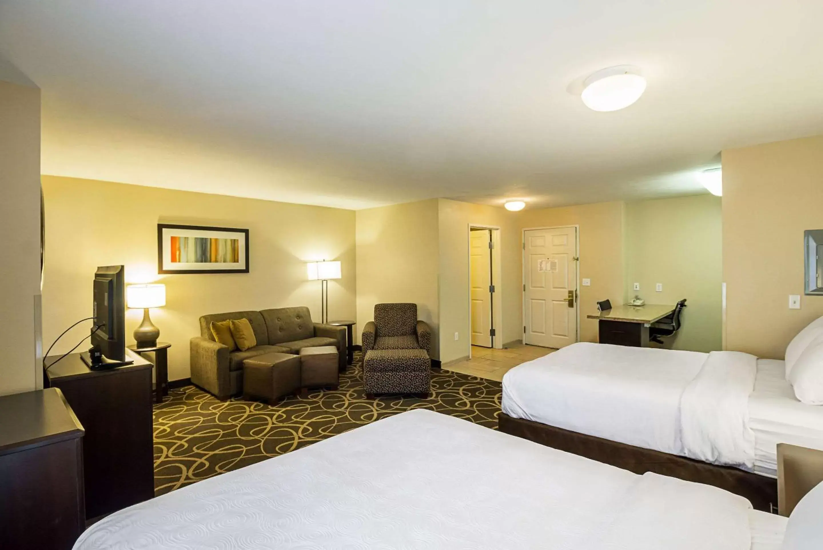Bedroom in MainStay Suites Fargo - I-94 Medical Center