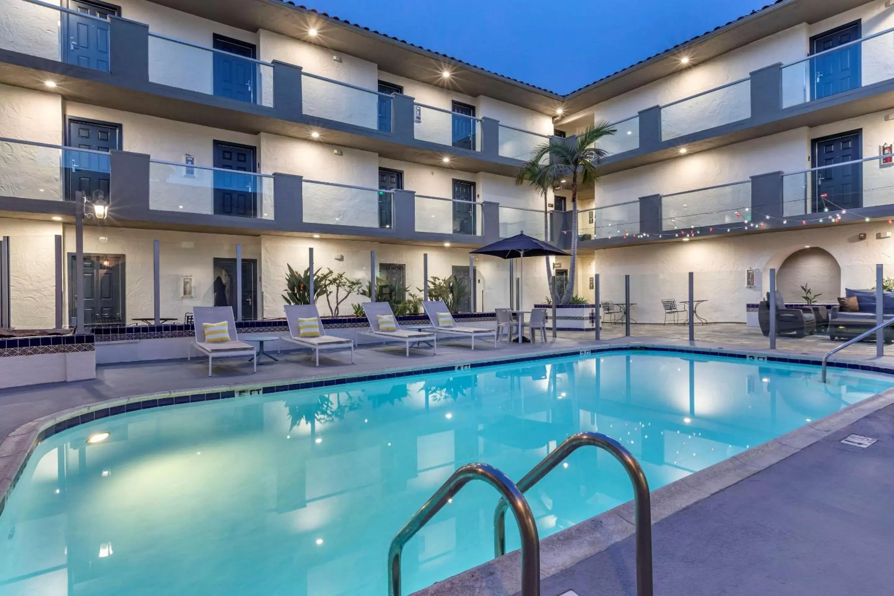 On site, Swimming Pool in Comfort Inn San Diego Old Town
