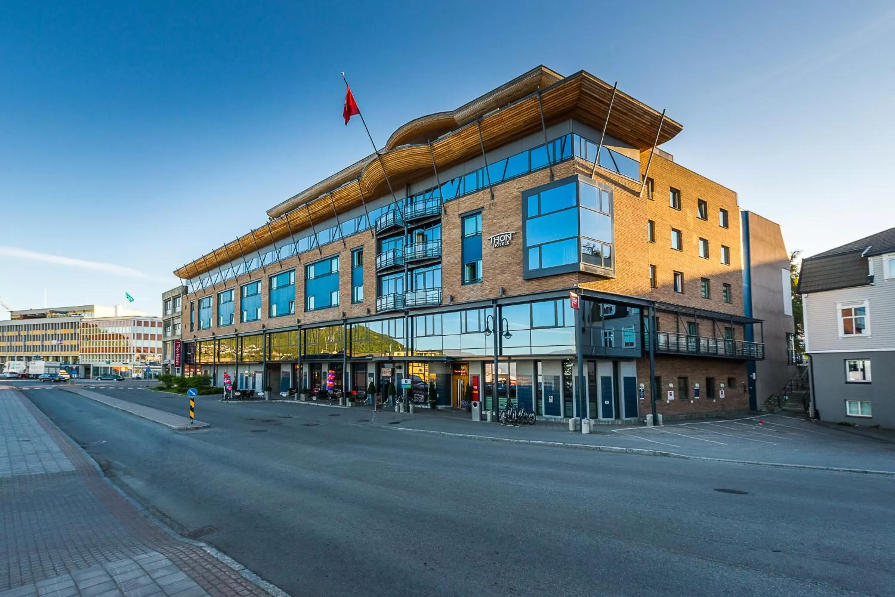 Facade/entrance, Property Building in Thon Hotel Harstad