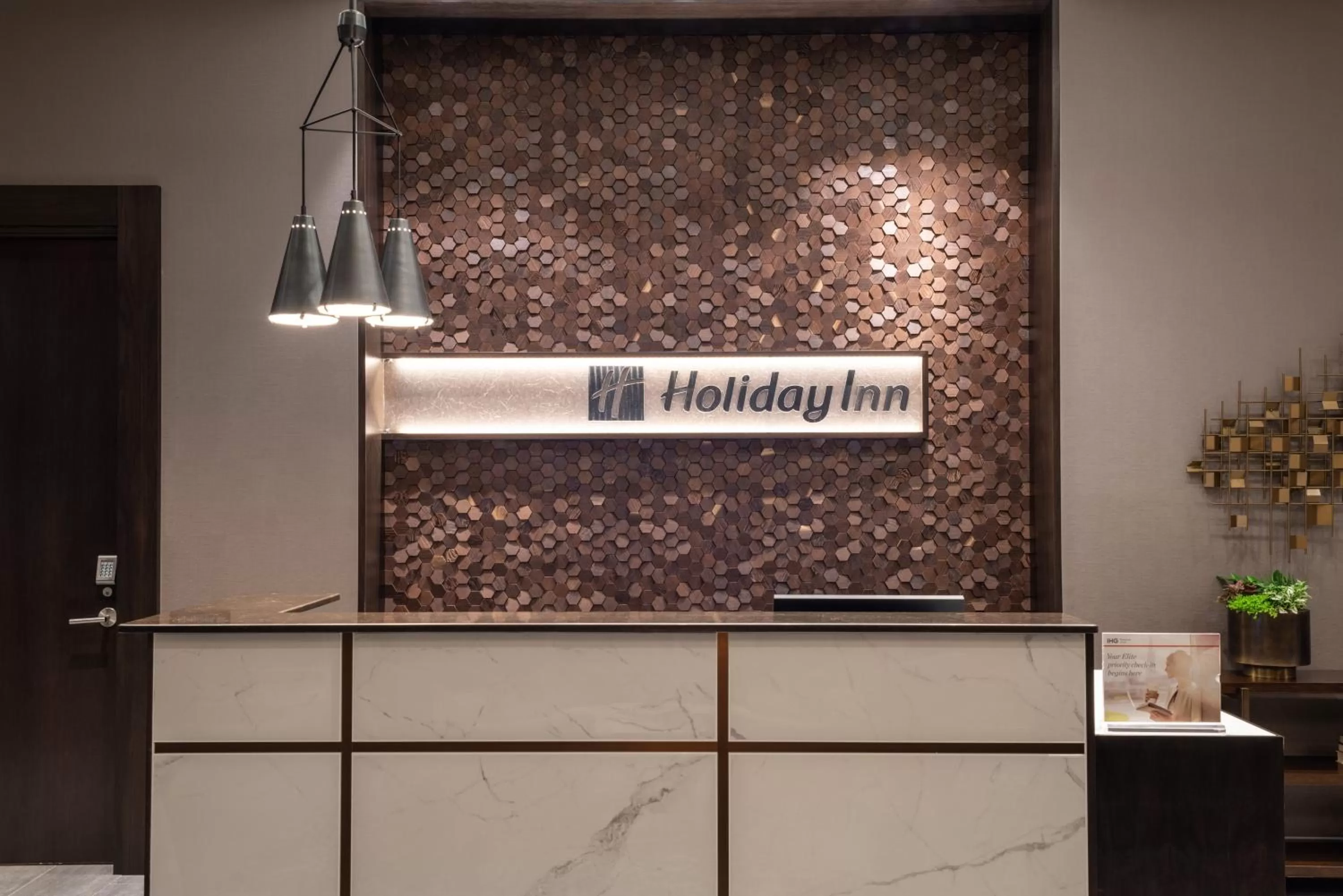 Property building in Holiday Inn Boston Logan Airport - Chelsea by IHG