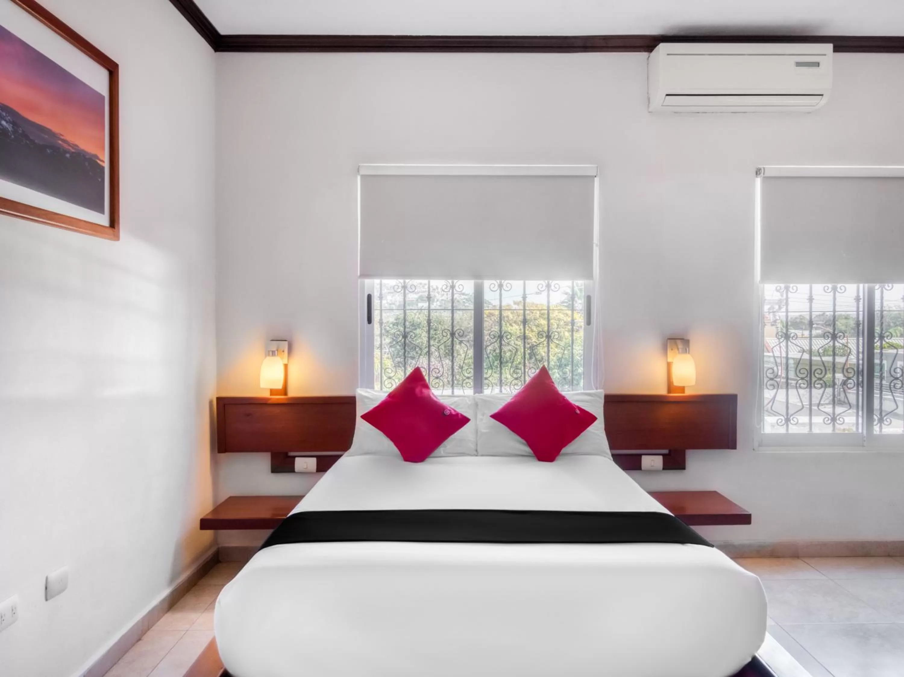 Bedroom, Bed in Monte Salerno Hotel & Suites