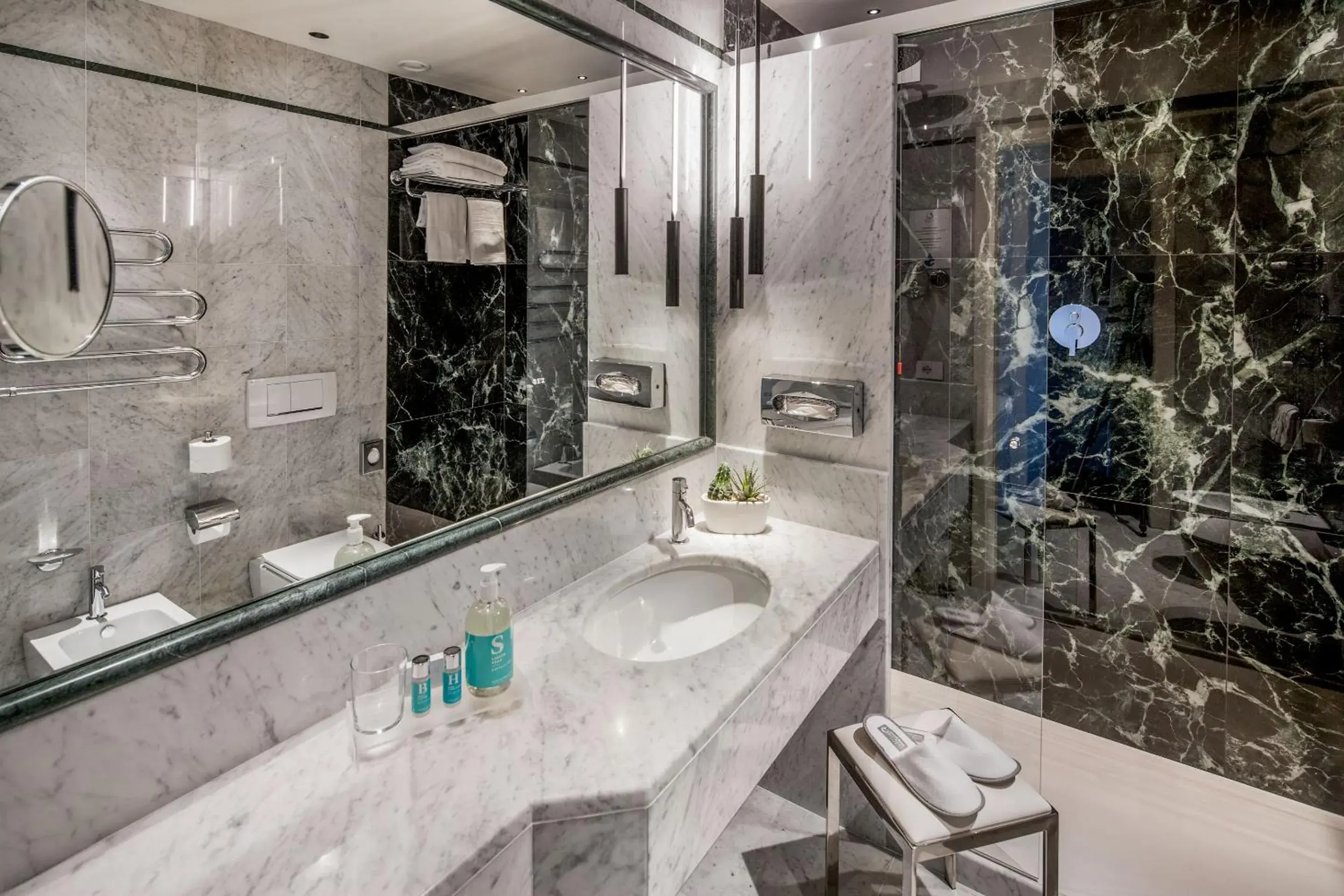 Shower, Bathroom in Grand Hotel Diana Majestic