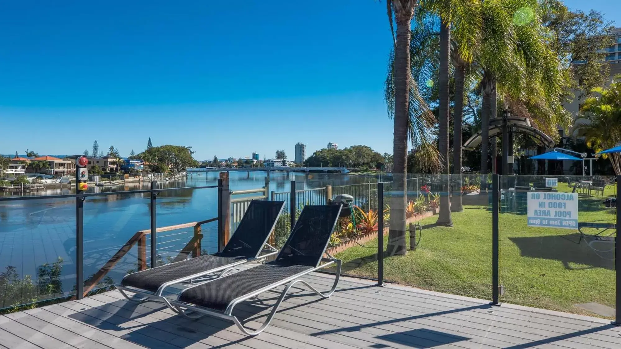 Swimming Pool in Silverton Apartment Resort Surfers Paradise