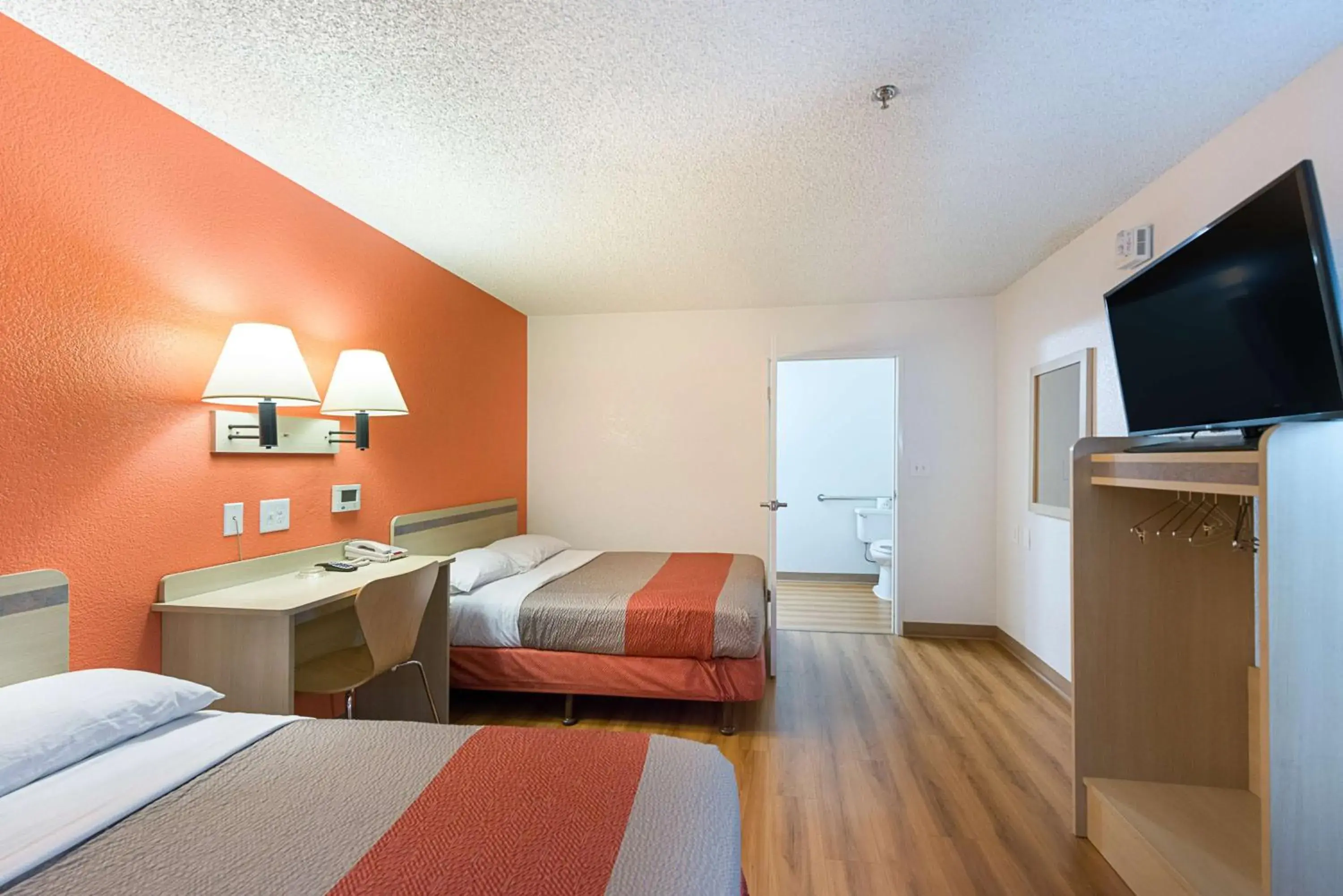 TV and multimedia, Bed in Motel 6-Sparks, NV - Airport - Sparks