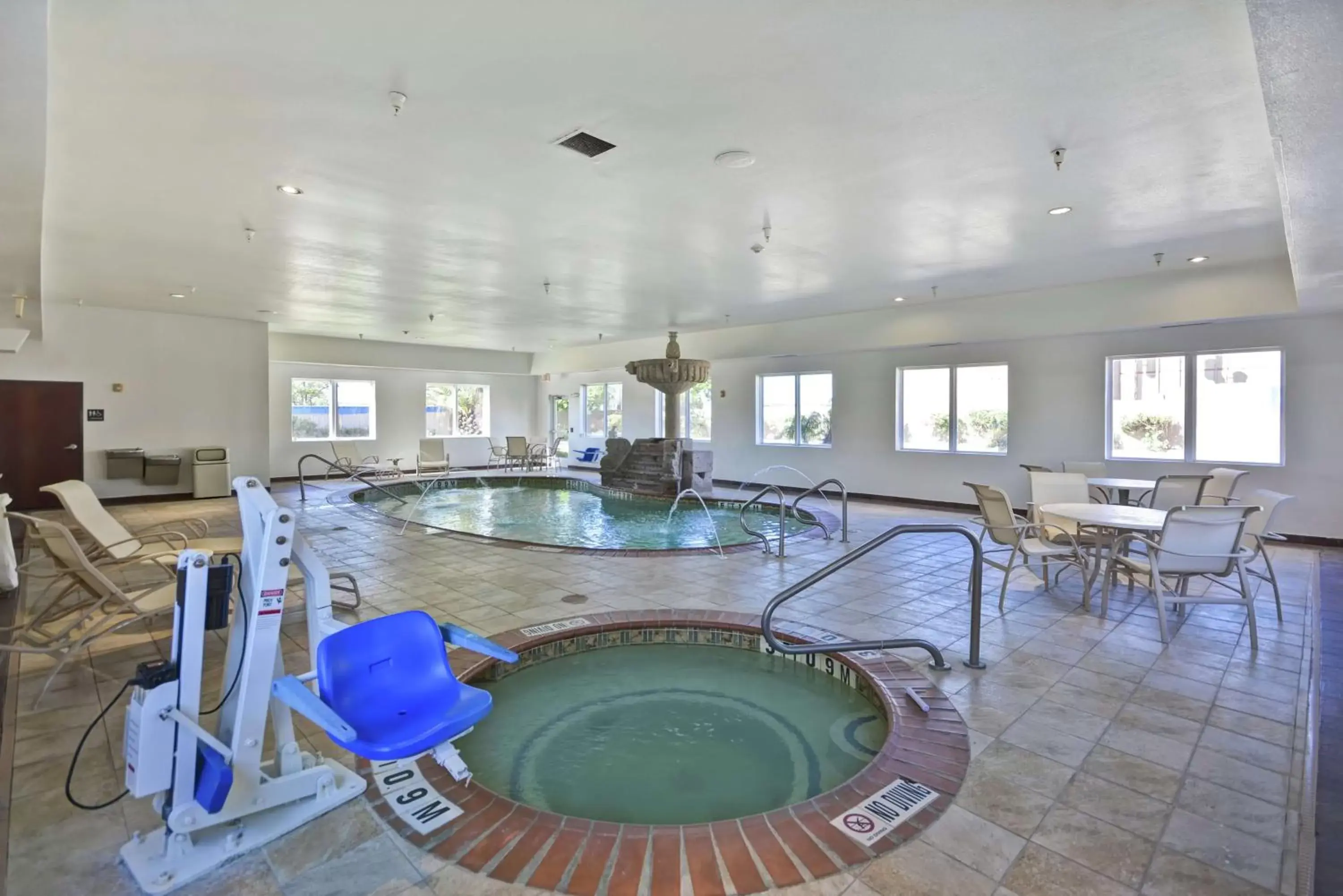 Pool view in Hampton Inn & Suites Corpus Christi I-37 - Navigation Boulevard