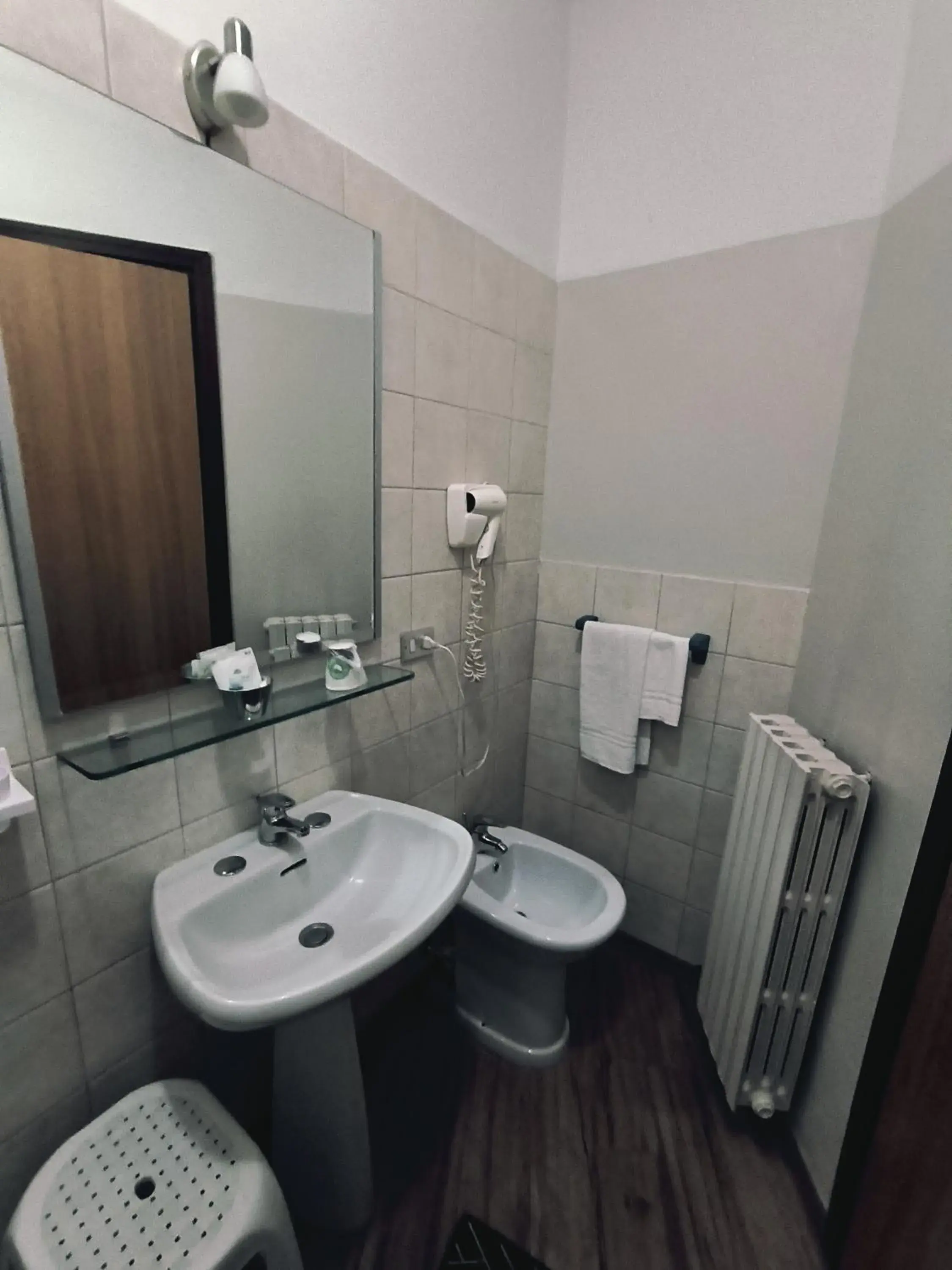 Bathroom in Nuovo Hotel Giardini