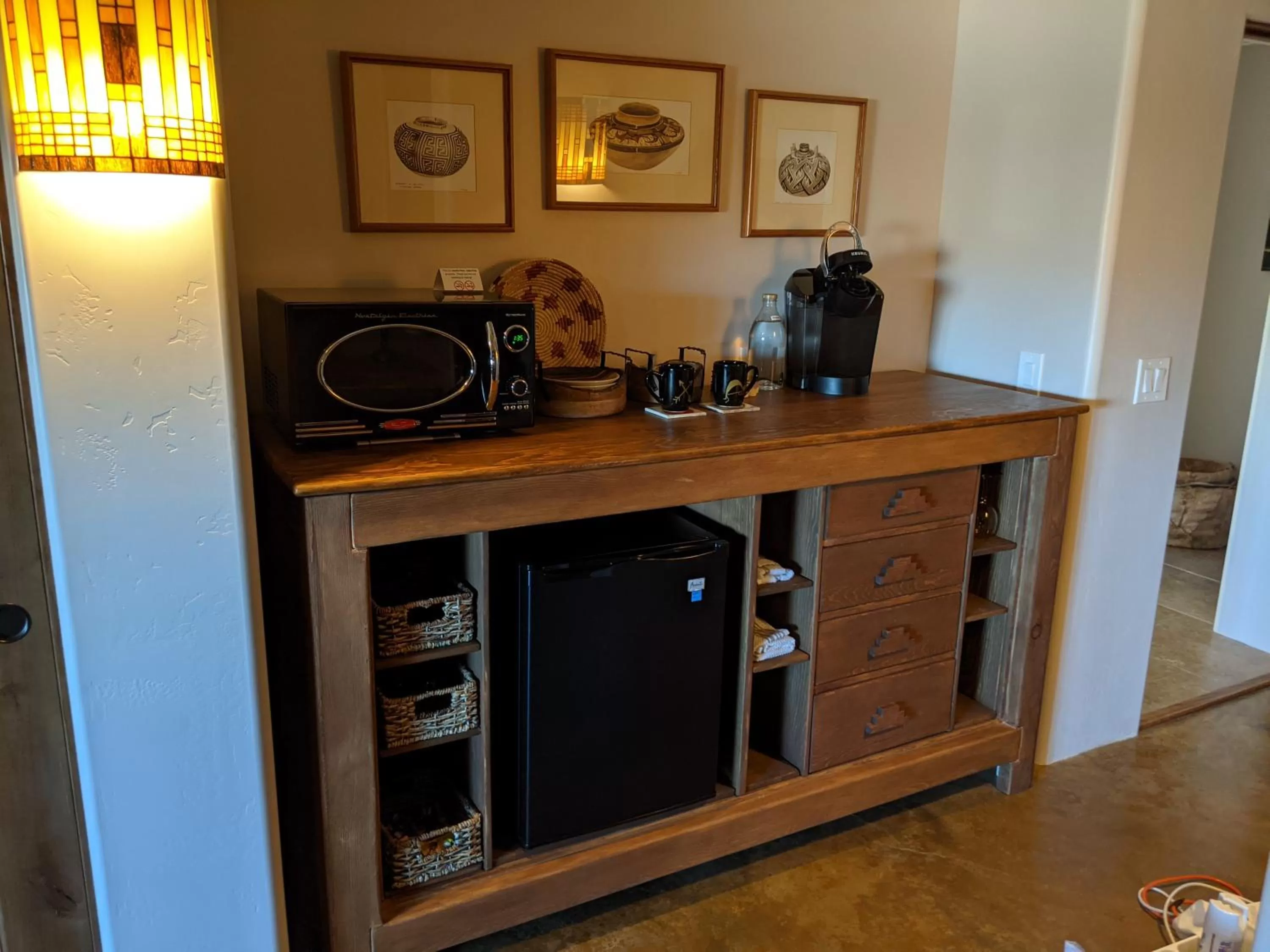 Coffee/tea facilities, Kitchen/Kitchenette in Origins Bed and Breakfast