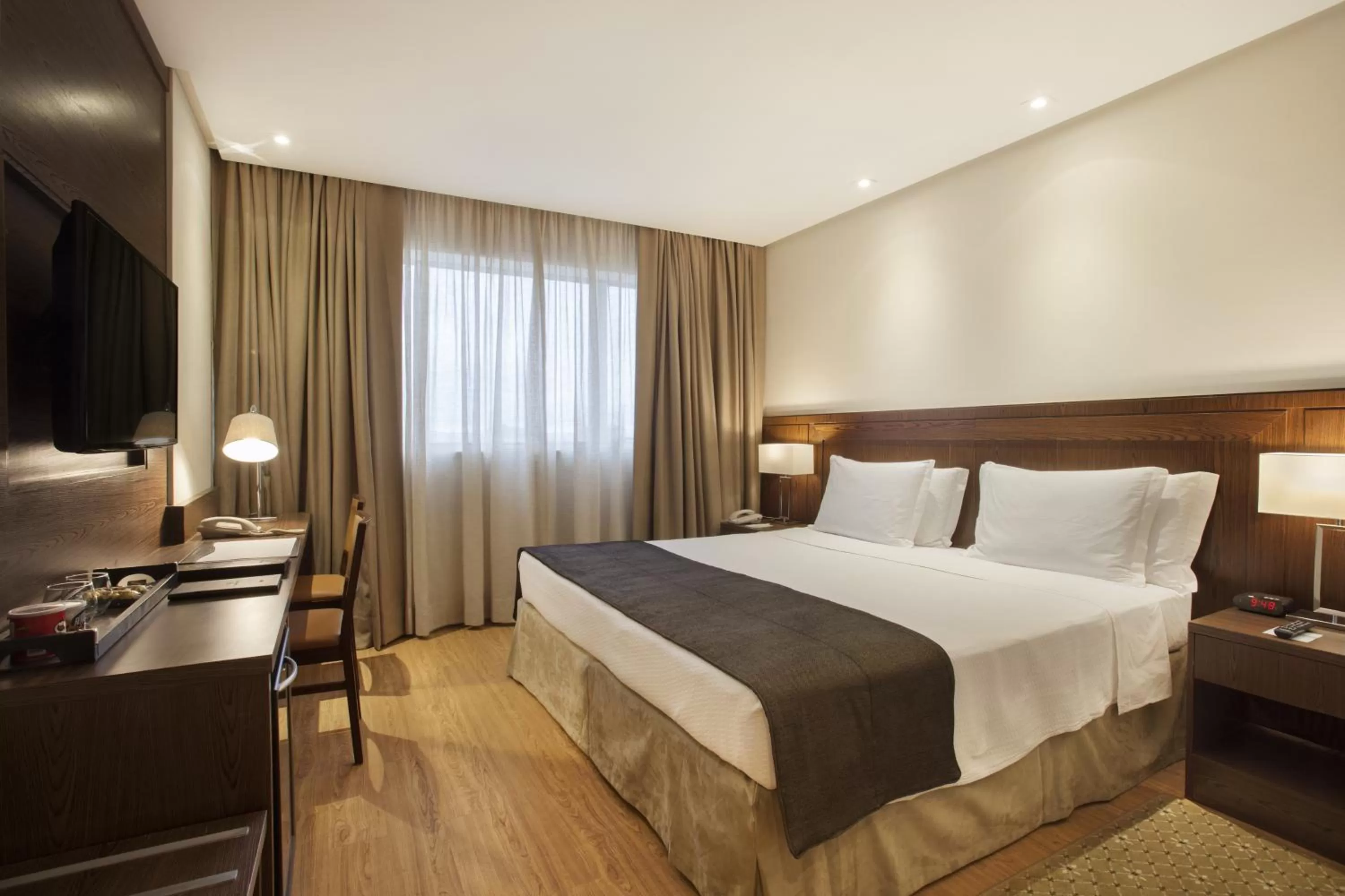 Photo of the whole room, Bed in Windsor Brasilia Hotel