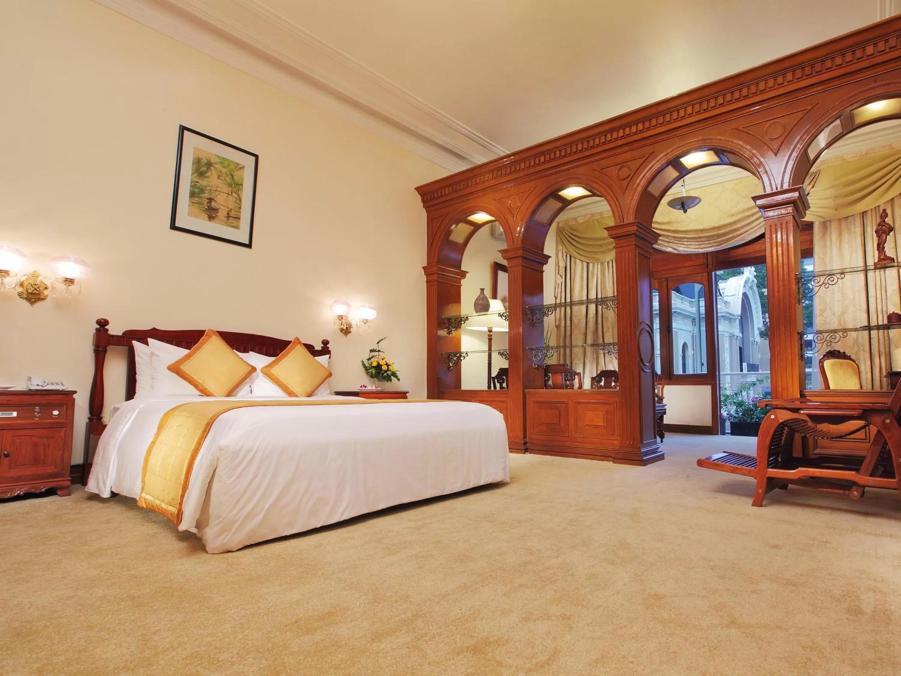 Bed in Hotel Continental Saigon