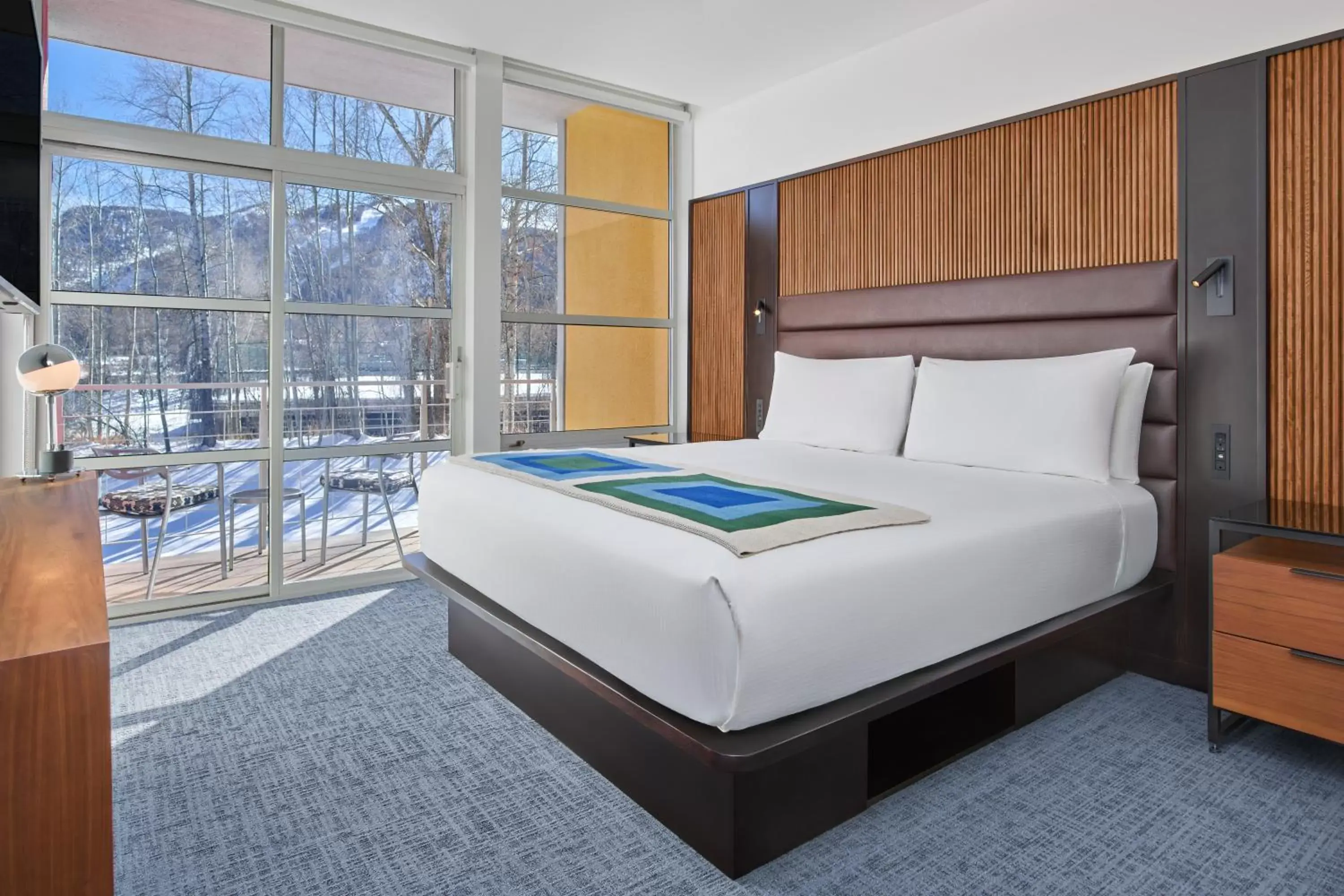 Bedroom, Bed in Aspen Meadows Resort