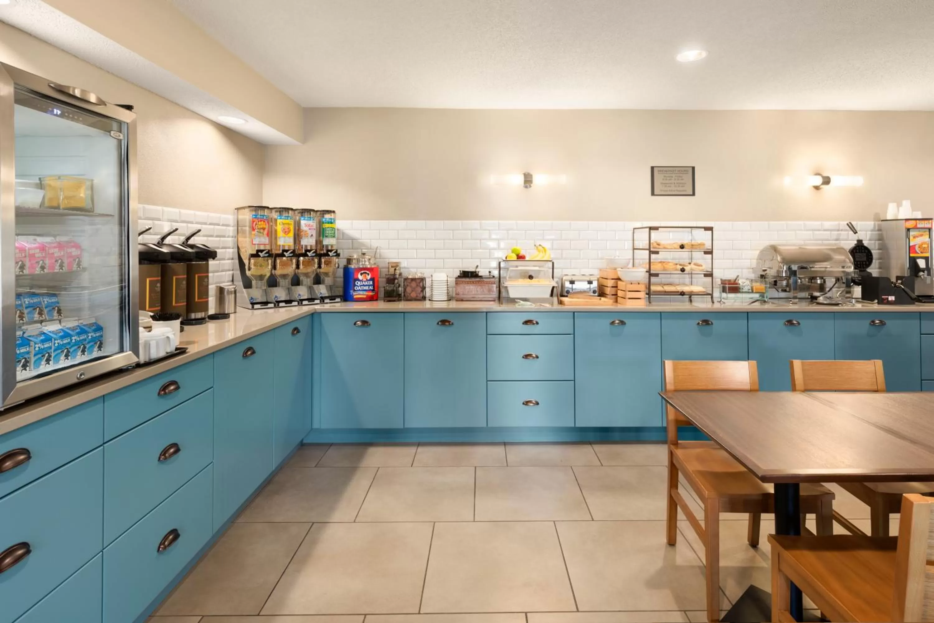 Buffet breakfast in Country Inn & Suites by Radisson, Chippewa Falls, WI