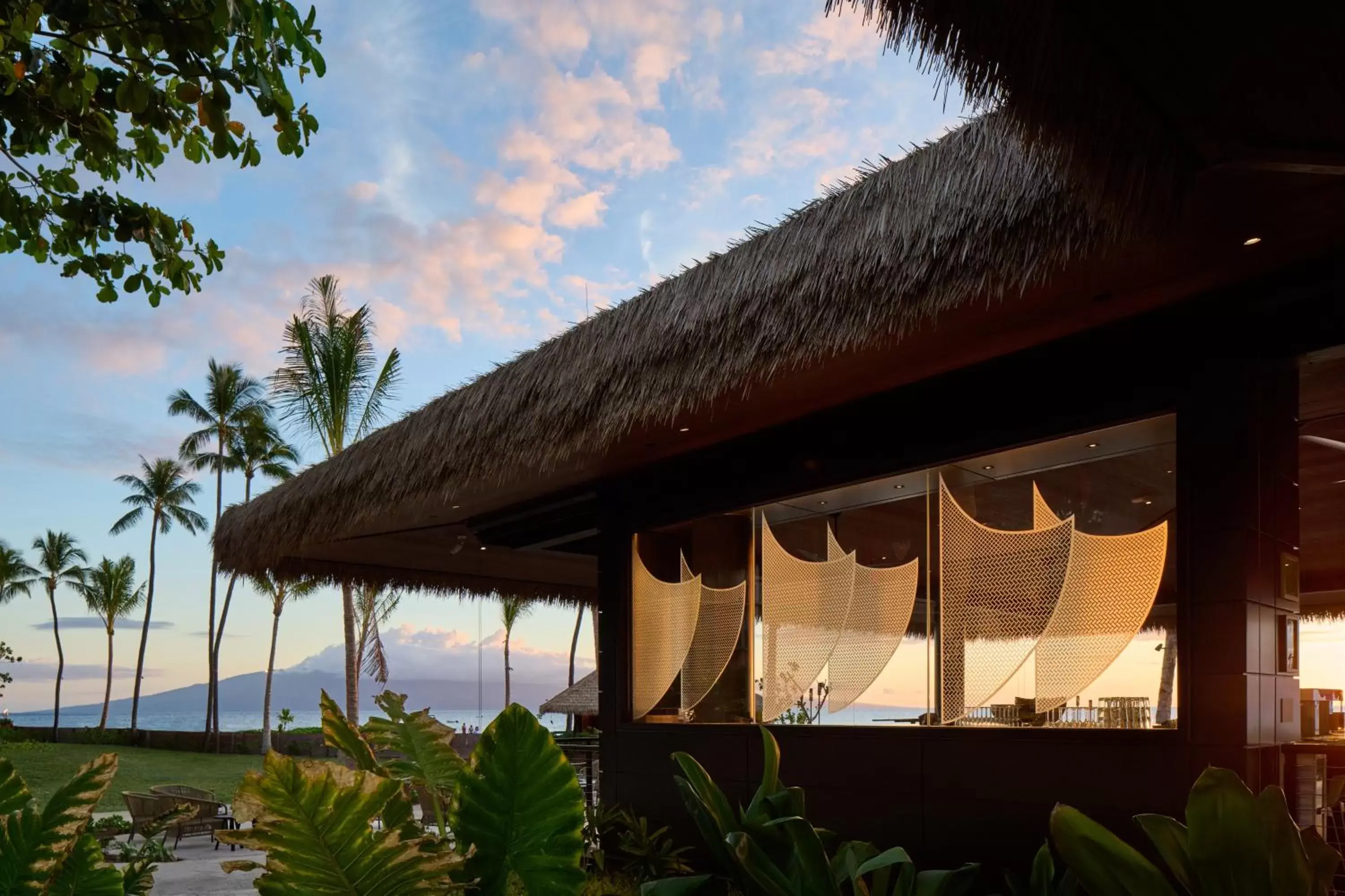Restaurant/places to eat in OUTRIGGER Kāʻanapali Beach Resort