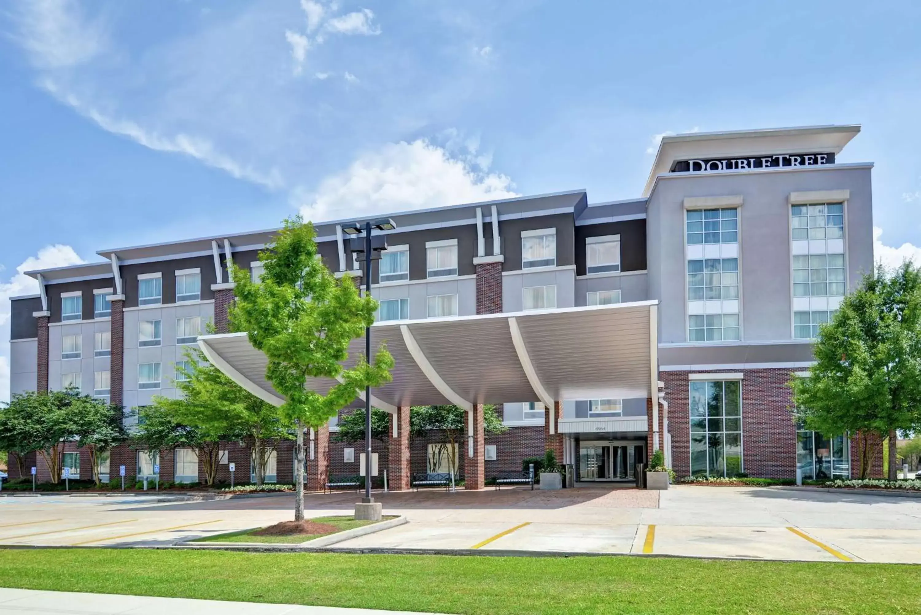 Property Building in DoubleTree by Hilton Baton Rouge