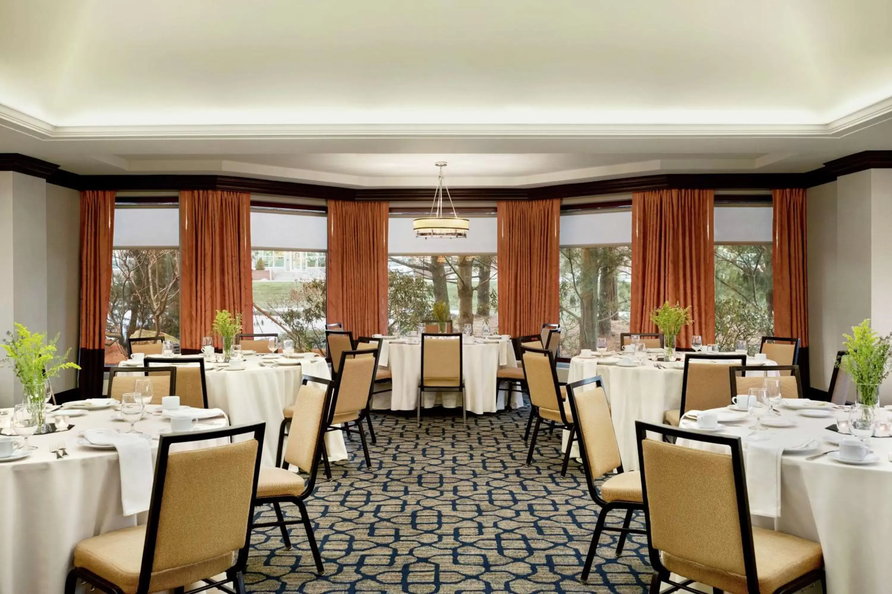 Restaurant/places to eat in Embassy Suites by Hilton Boston Waltham Restaurant/places to eat in Embassy Suites by Hilton Boston Waltham