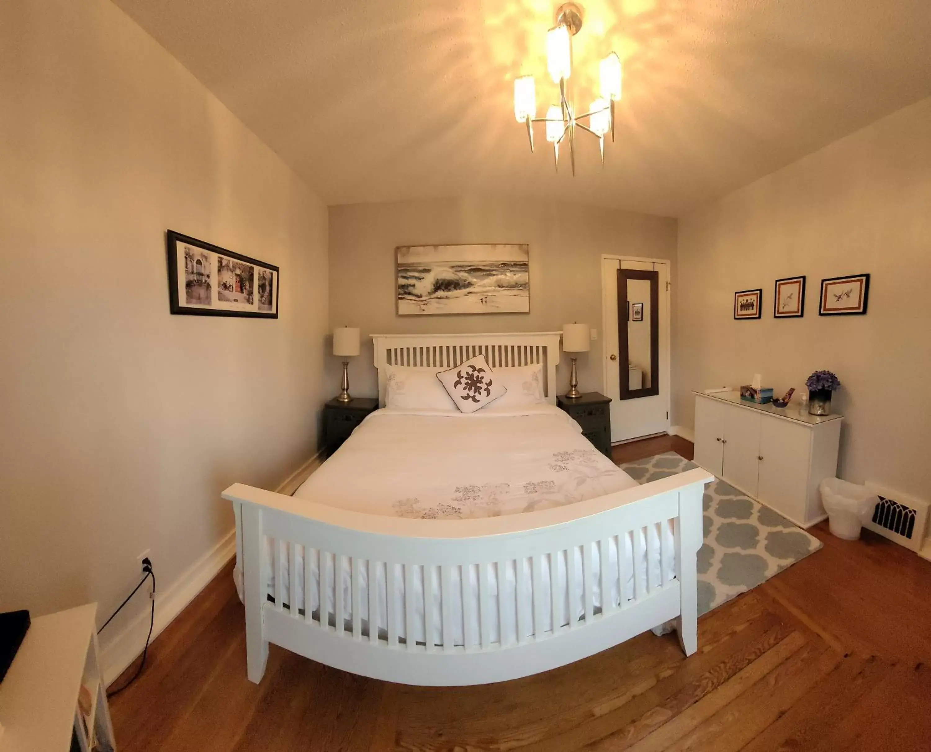 Bedroom, Bed in Campbell Cottage B&B