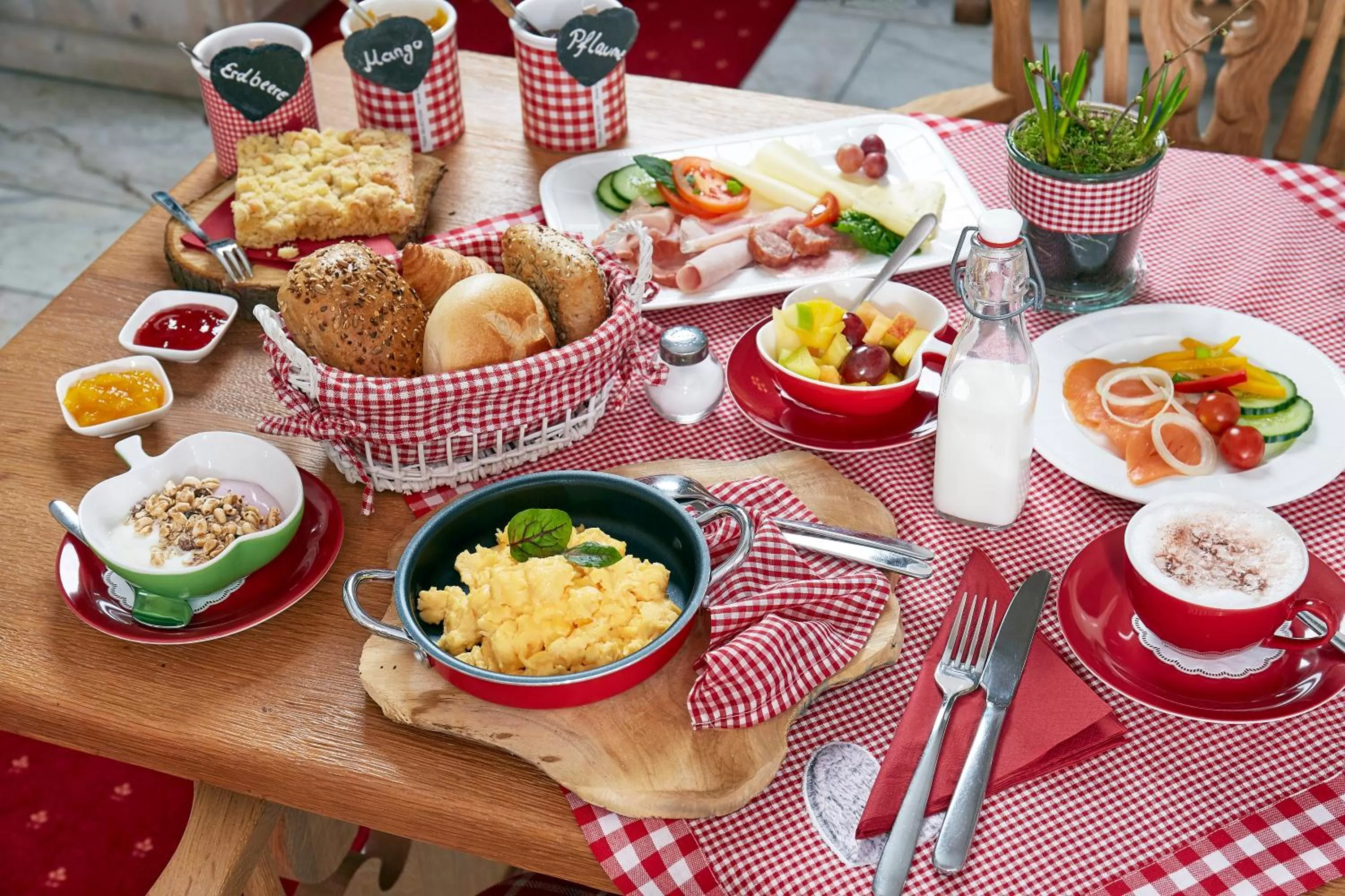 Buffet breakfast in Hotel Garni Dorfkammer