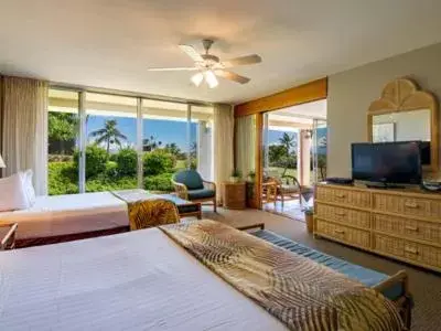 Bed in Kaanapali Maui at the Eldorado by OUTRIGGER Bed in Kaanapali Maui at the Eldorado by OUTRIGGER