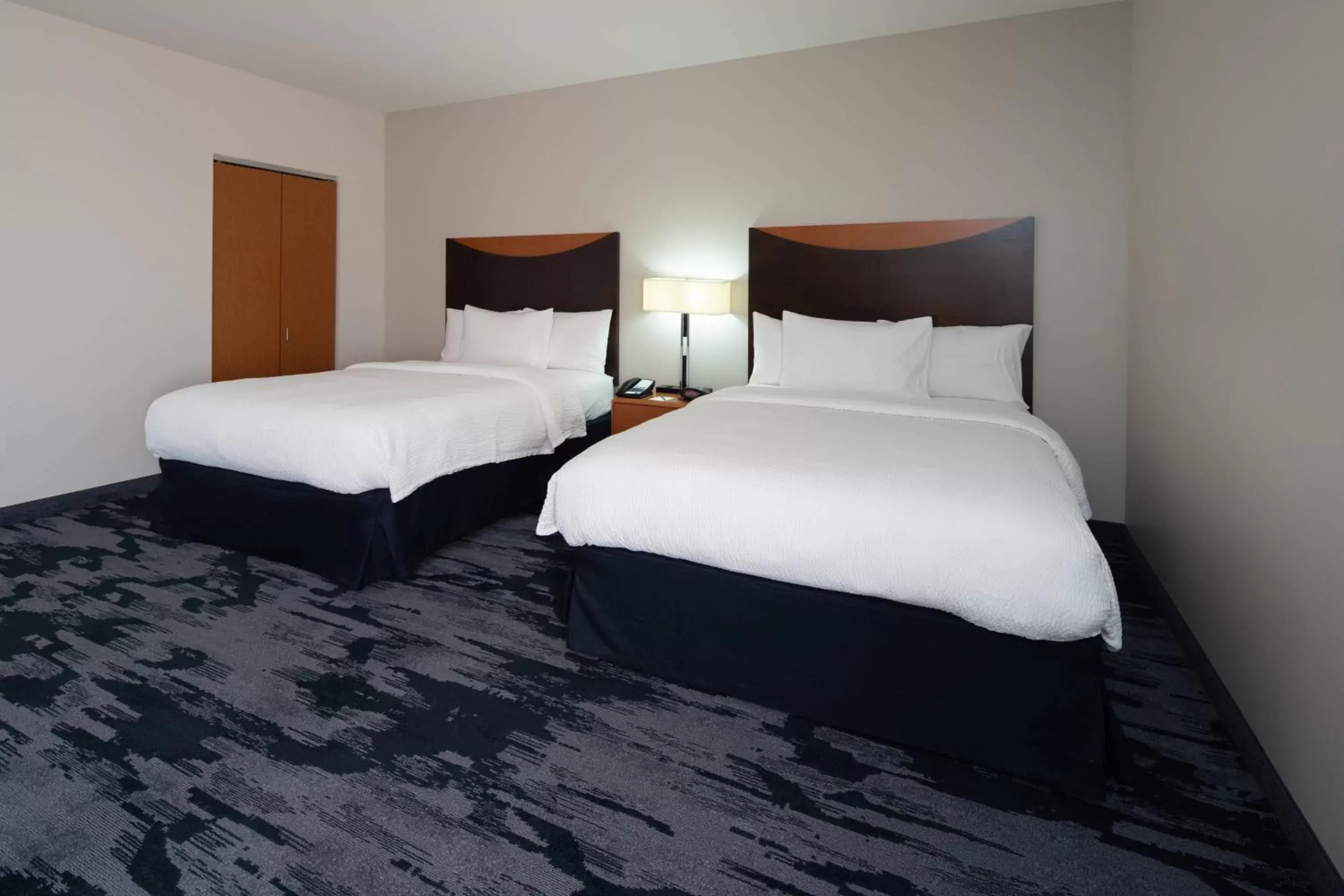 Photo of the whole room, Bed in Fairfield Inn & Suites Seattle Bremerton