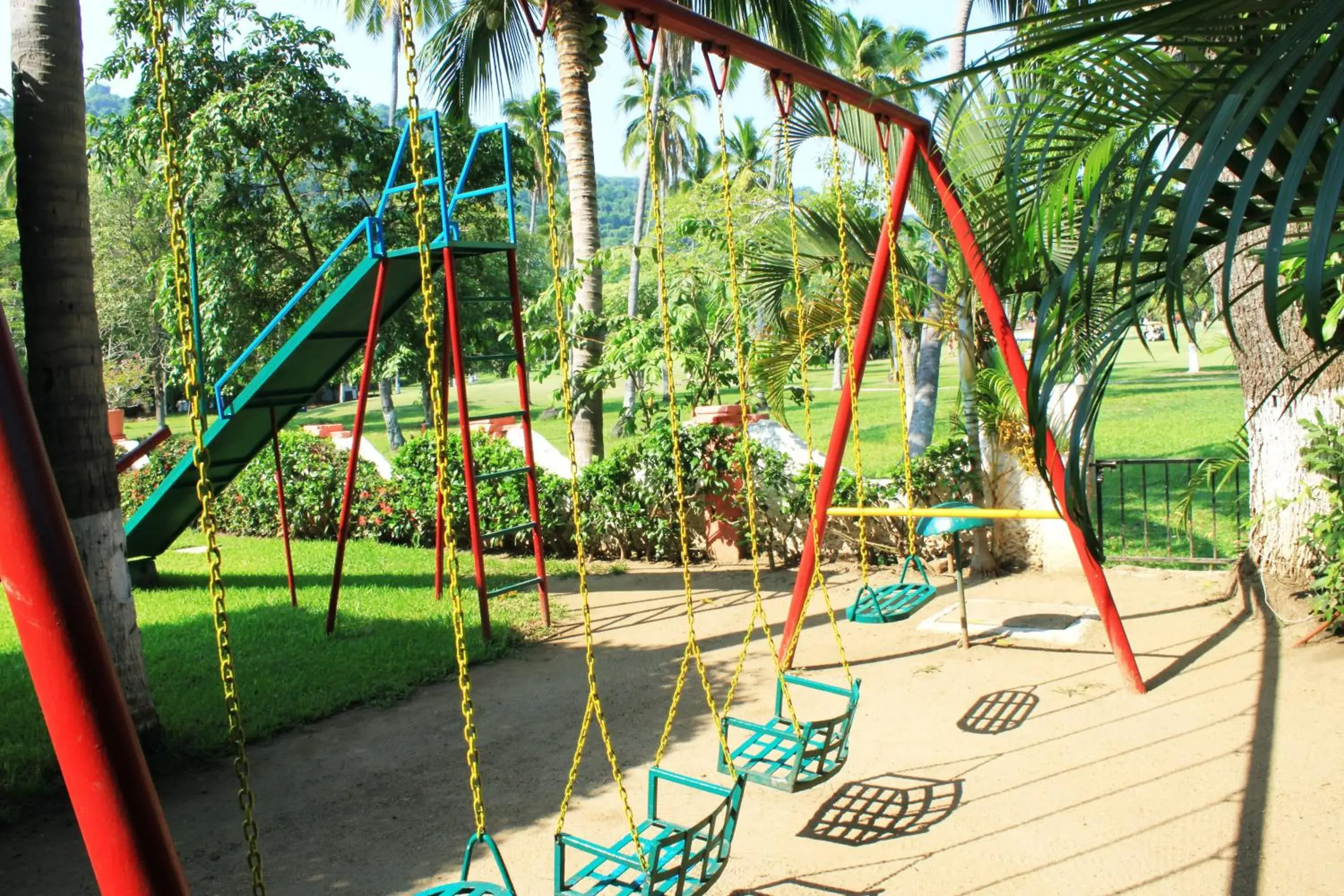 Entertainment, Children's Play Area in Coral Ixtapa