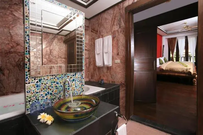 Bathroom in Paradise Island Estate