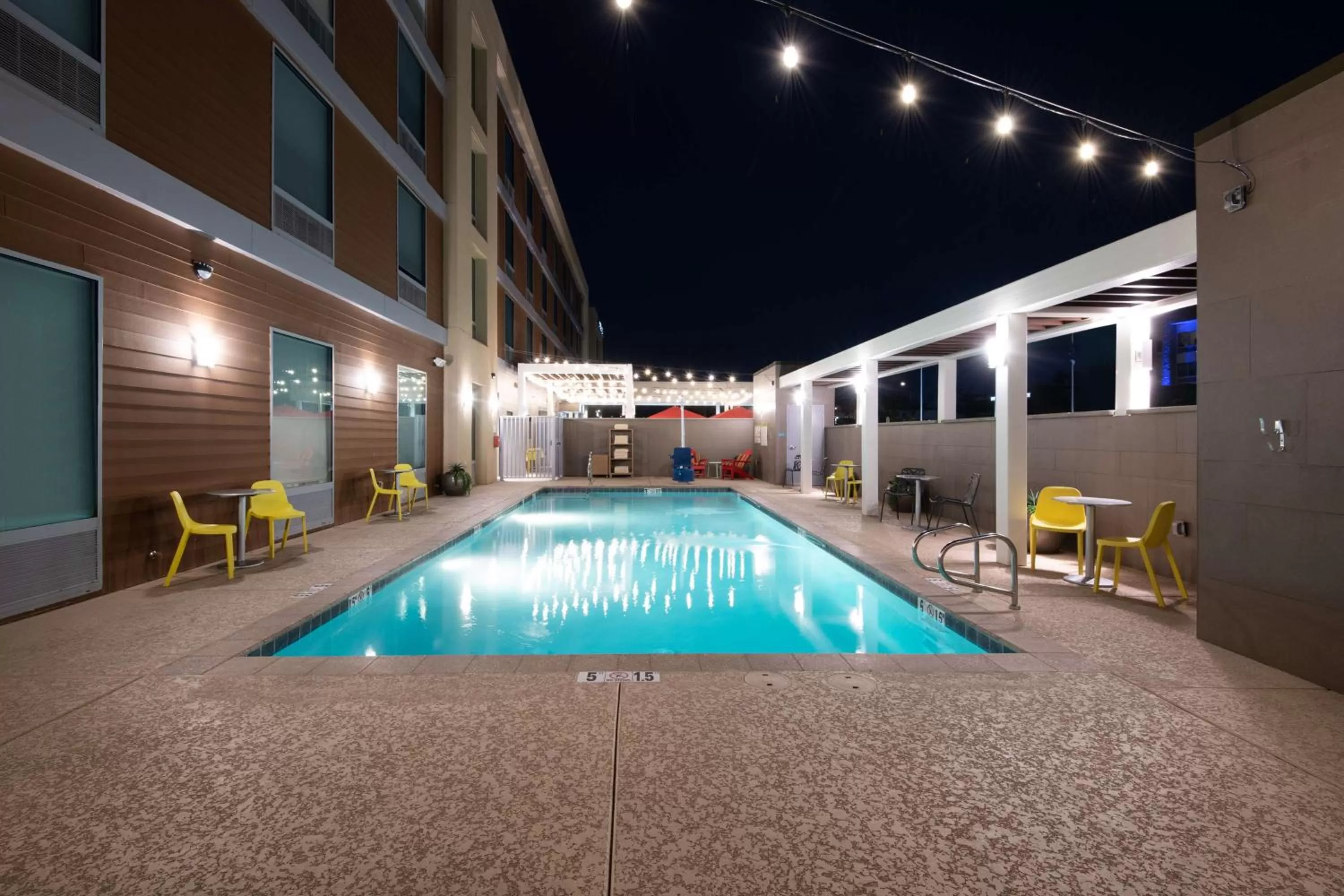 Pool view in Home2 Suites By Hilton Phoenix Airport North, Az