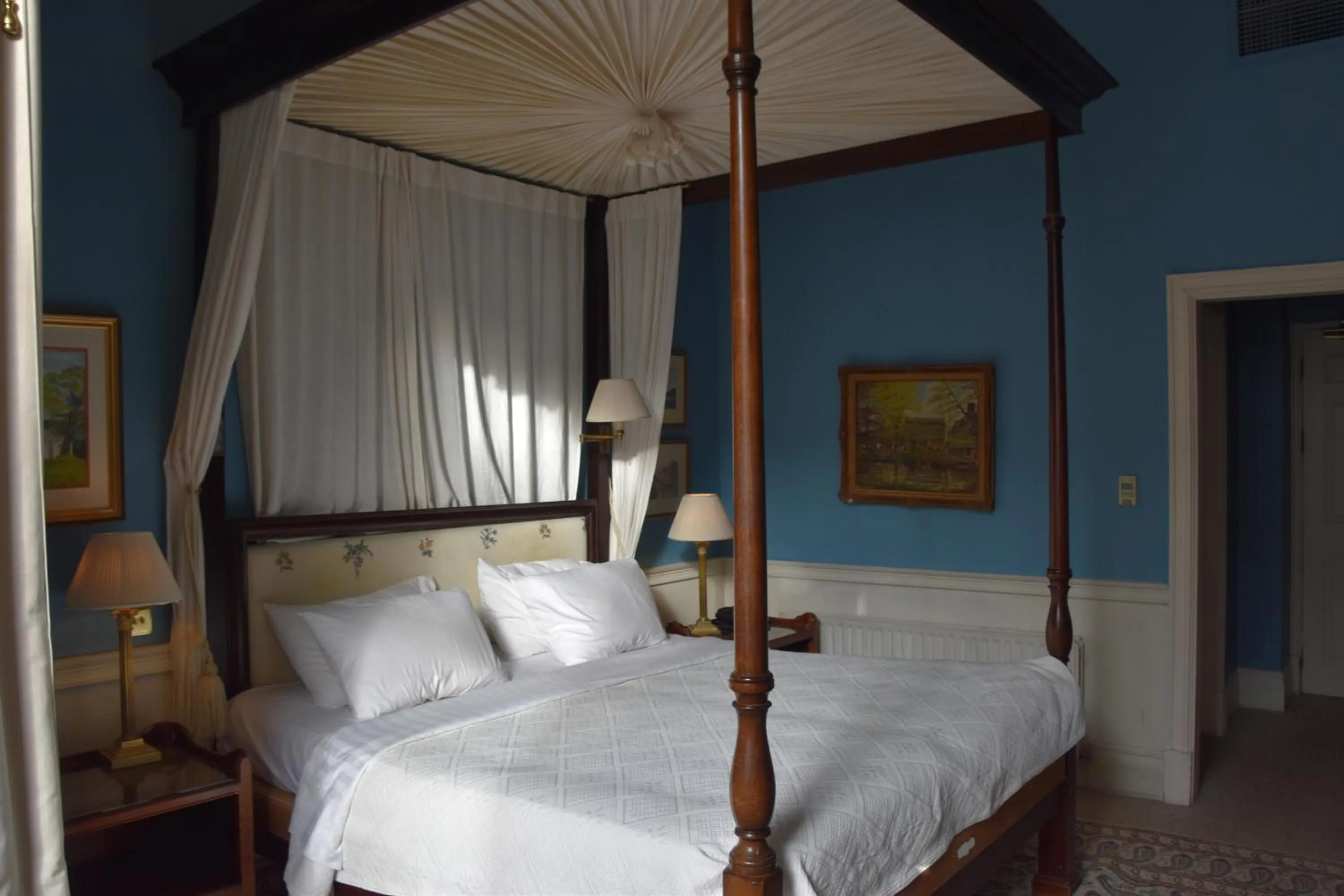 Bed in The Cranley Hotel