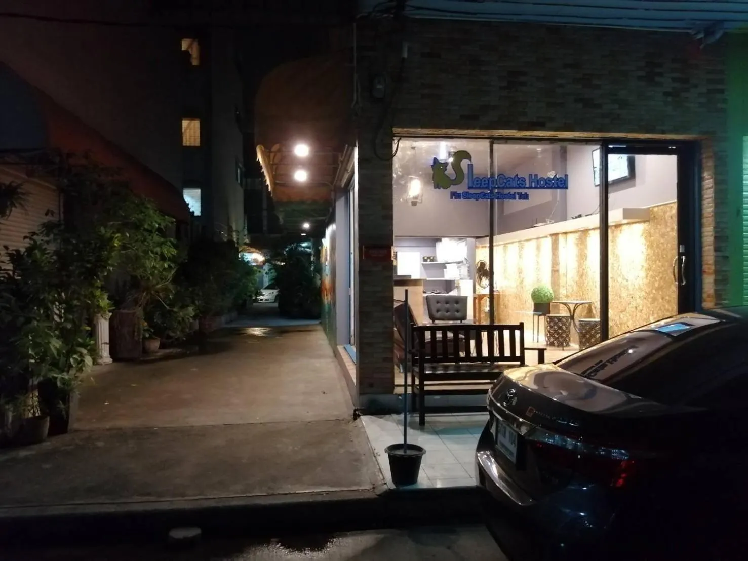 Facade/entrance in SleepCats Hostel