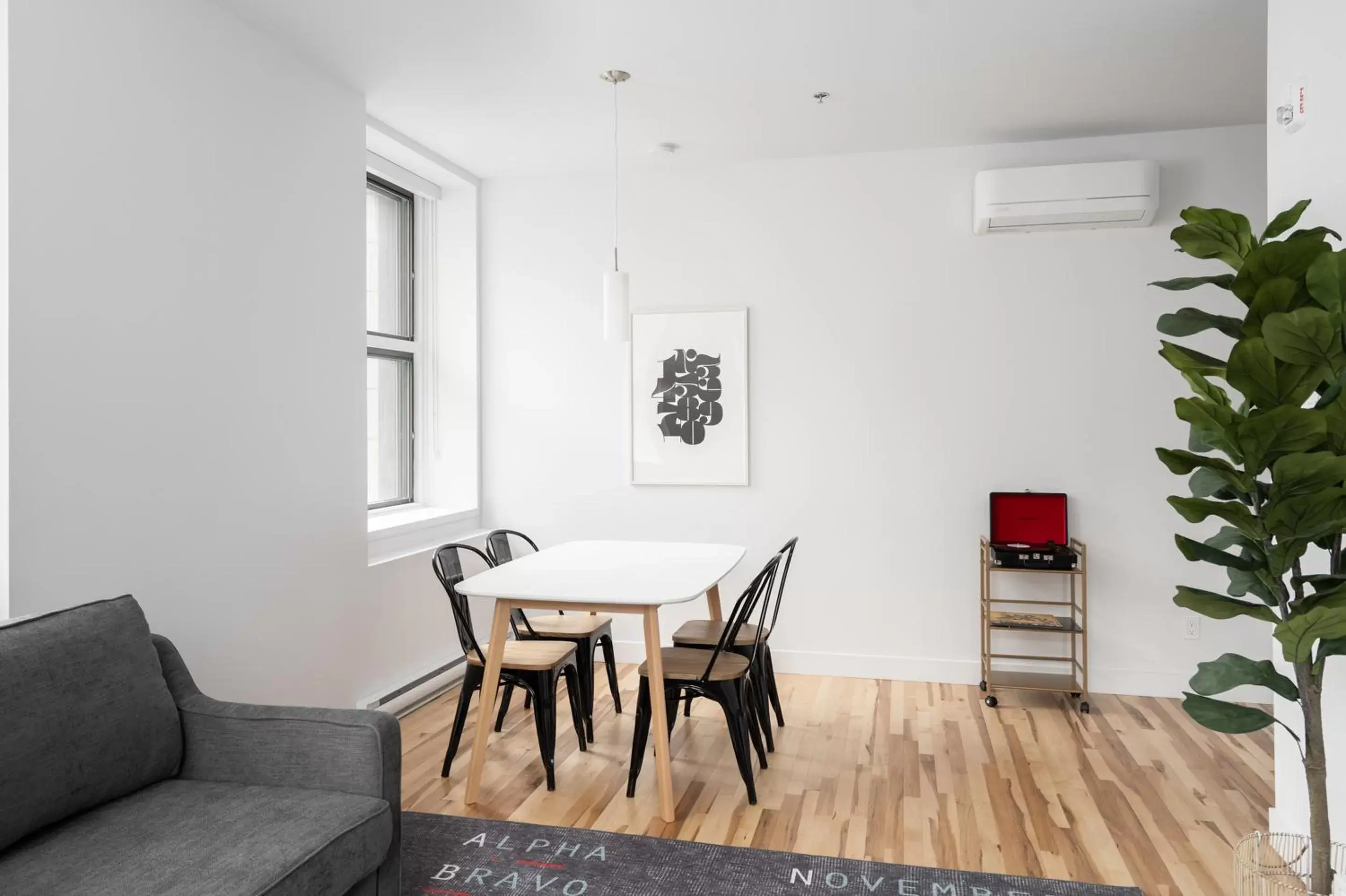 Living room, Dining Area in Sonder Le Victoria