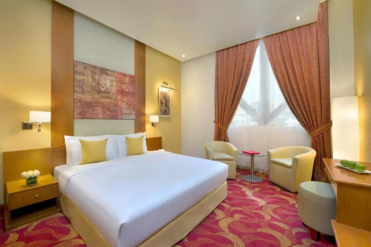 Bed in City Seasons Towers Hotel Bur Dubai