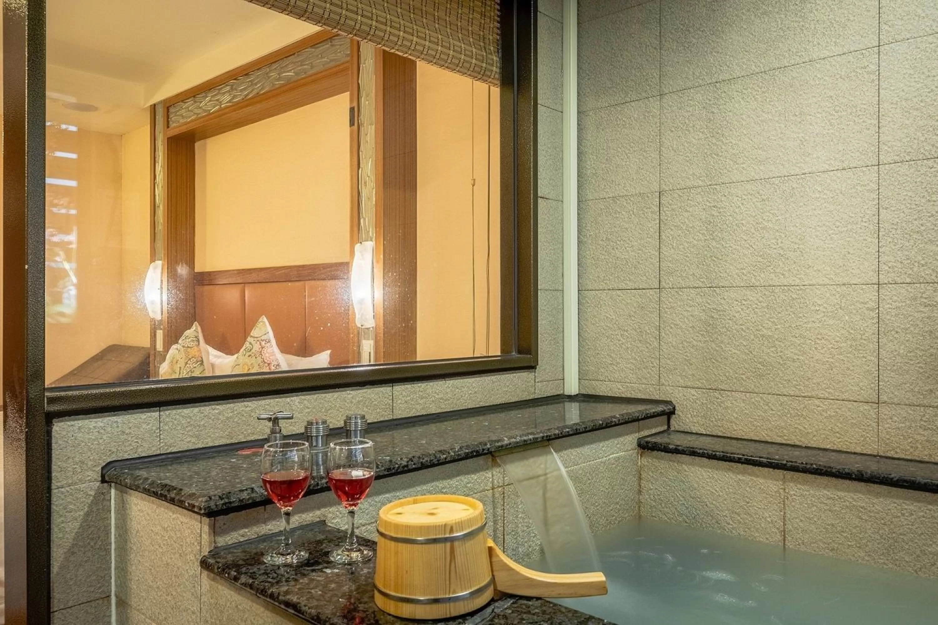 Hot Spring Bath in Chyuan Du Spring Resort