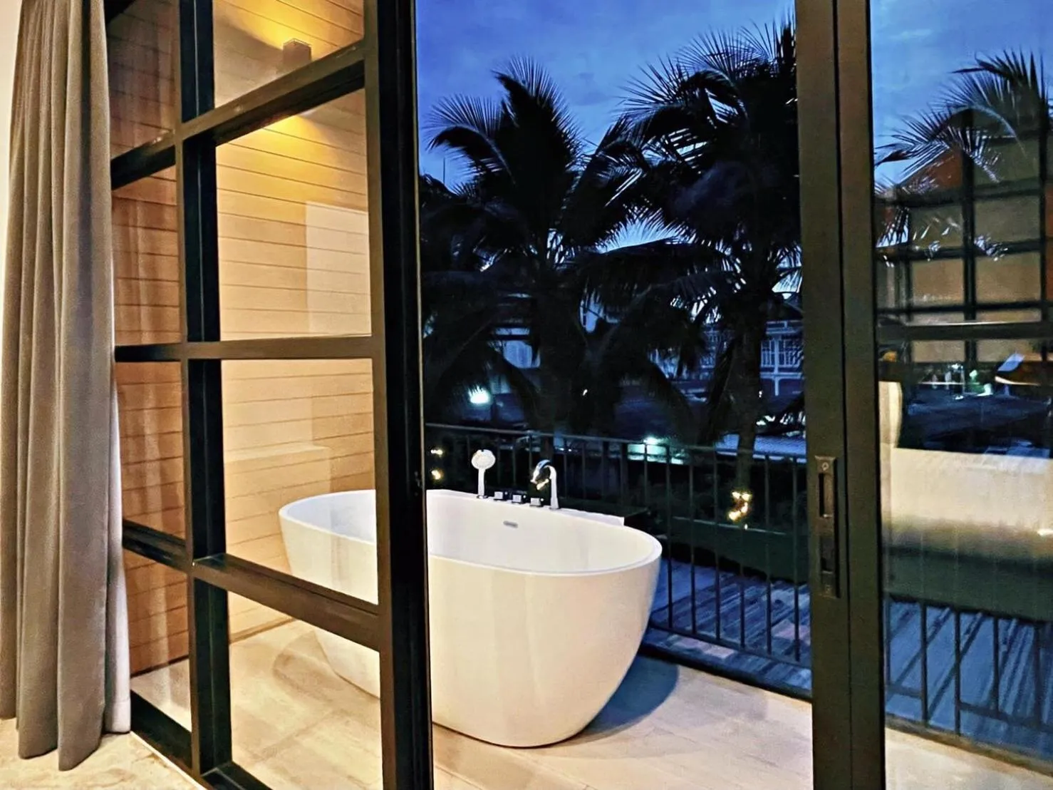 Property building in Book a Bed Poshtel - SHA Plus