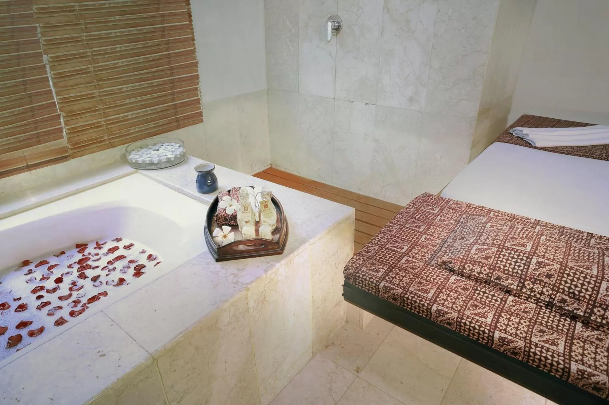 Massage, Bed in Aryaduta Palembang