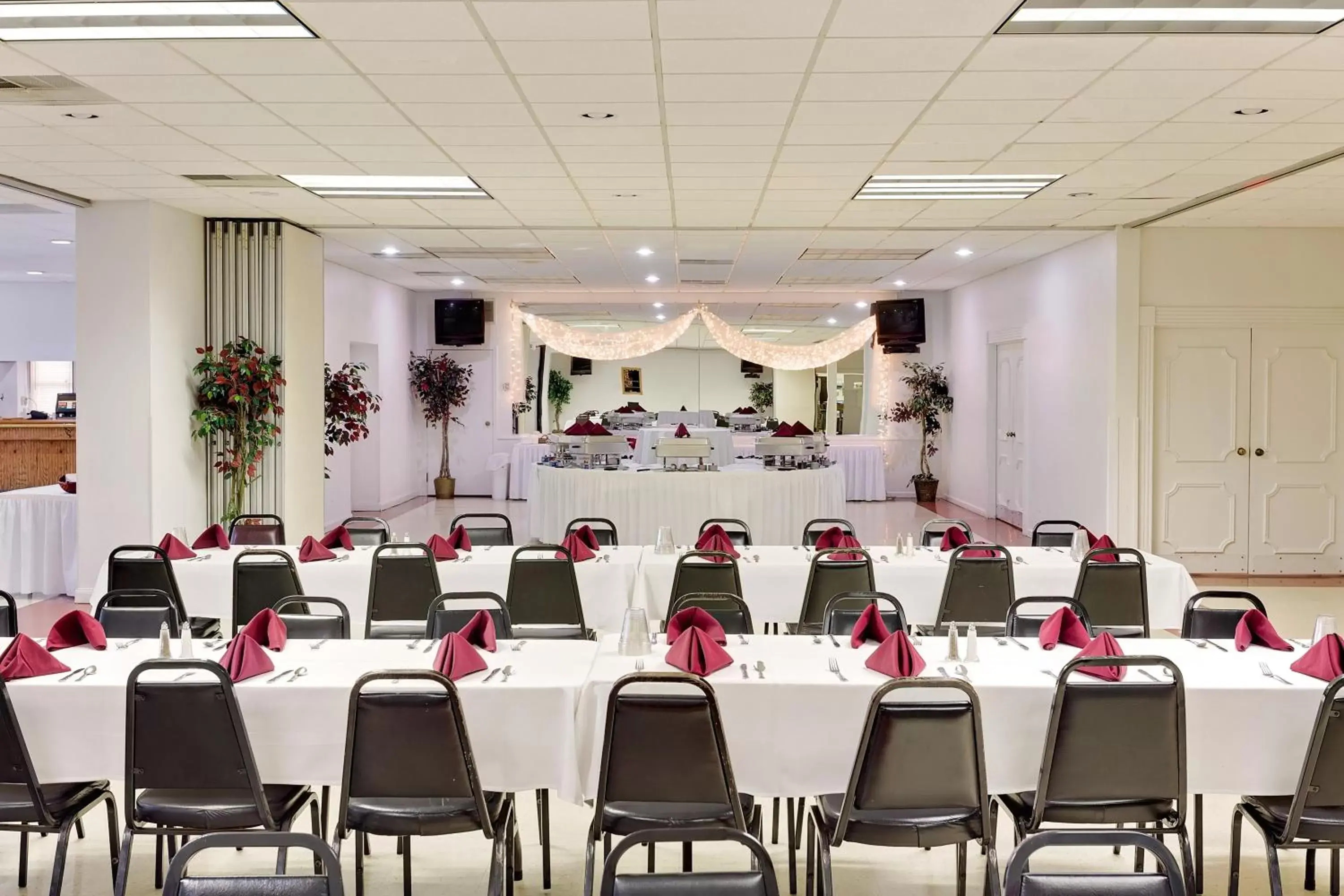 Banquet/Function facilities in Ramada by Wyndham Richland Center