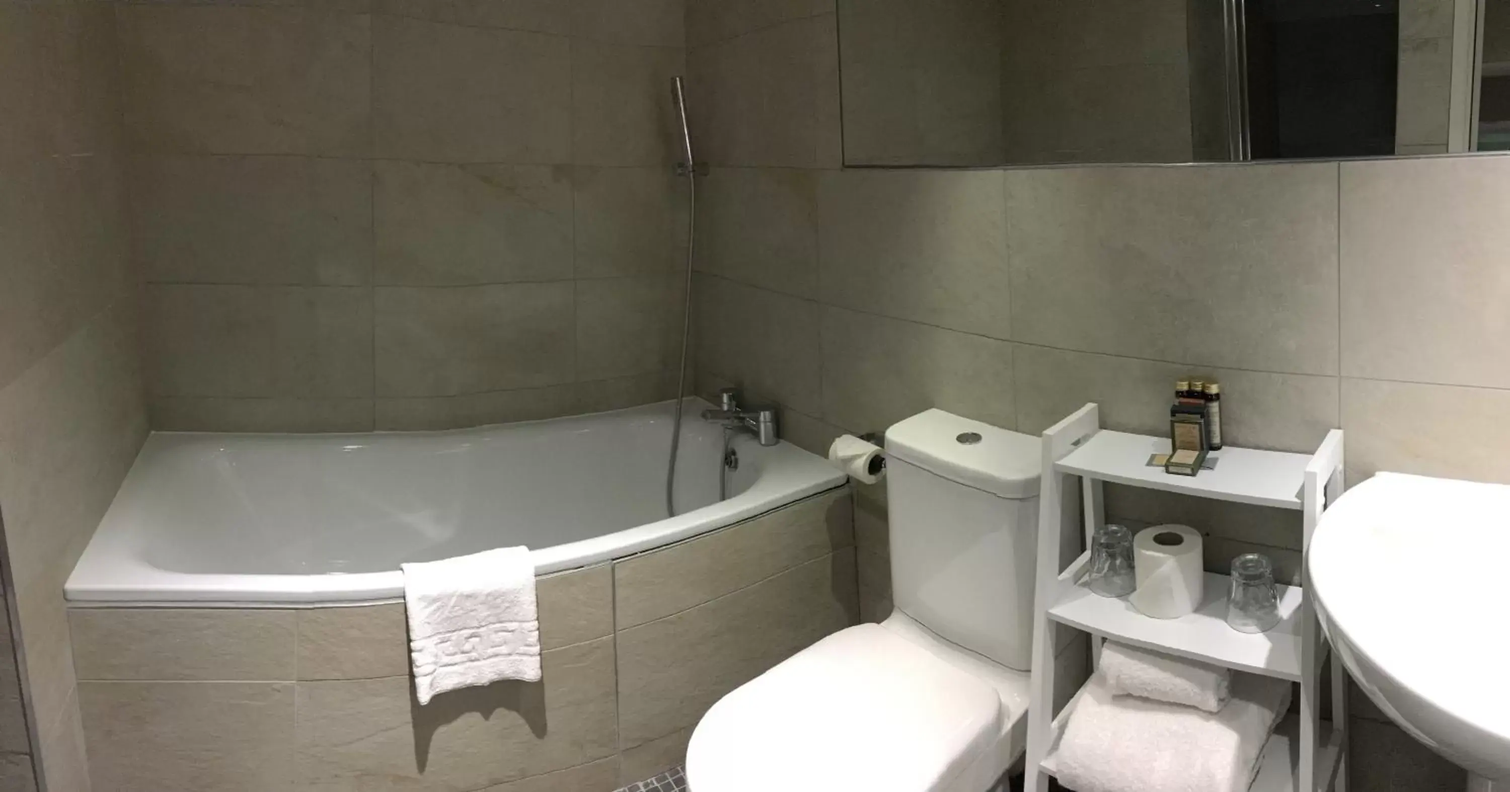 Shower, Bathroom in Grey Street Hotel