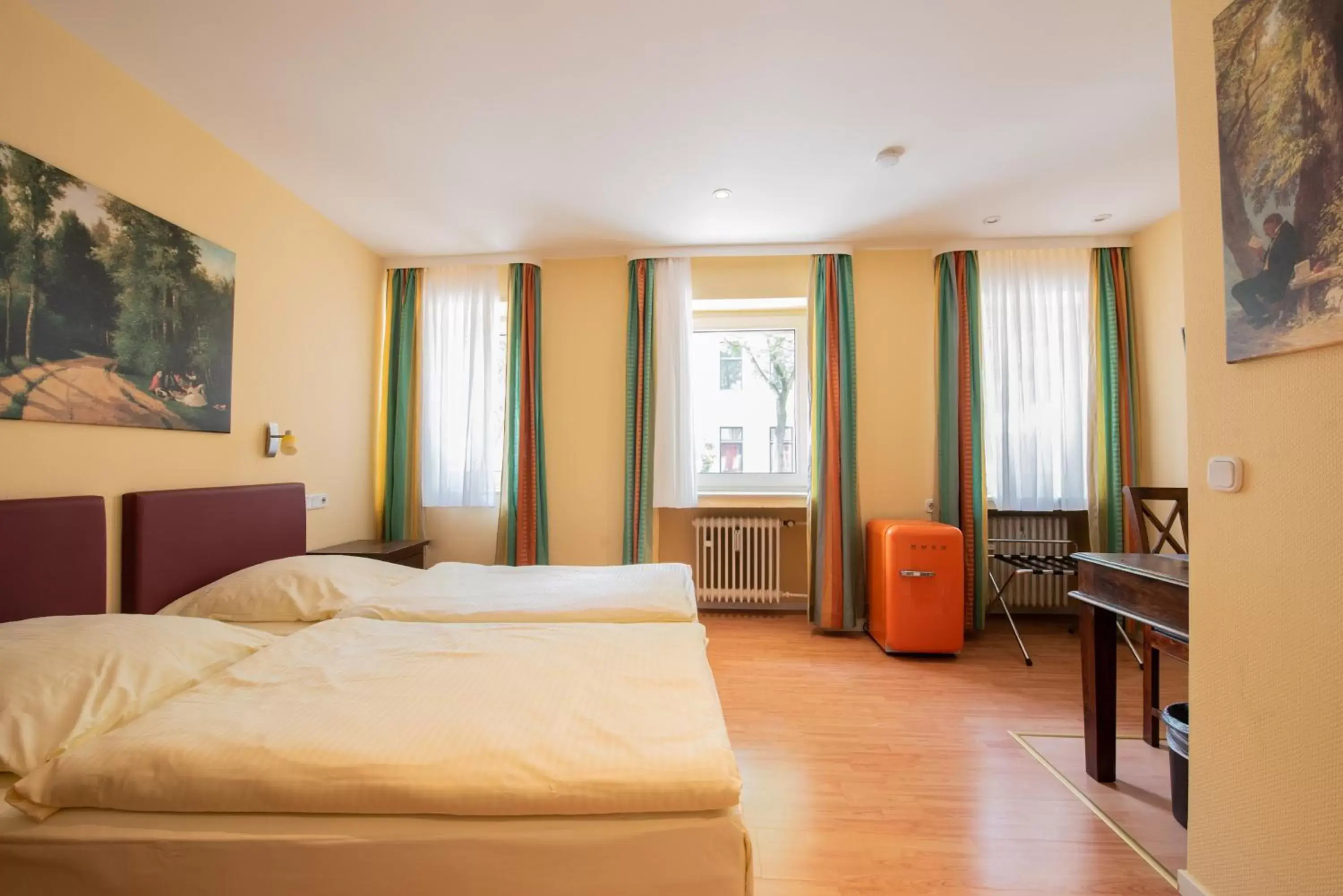 Photo of the whole room, Bed in Hotel Kurfürstenhof