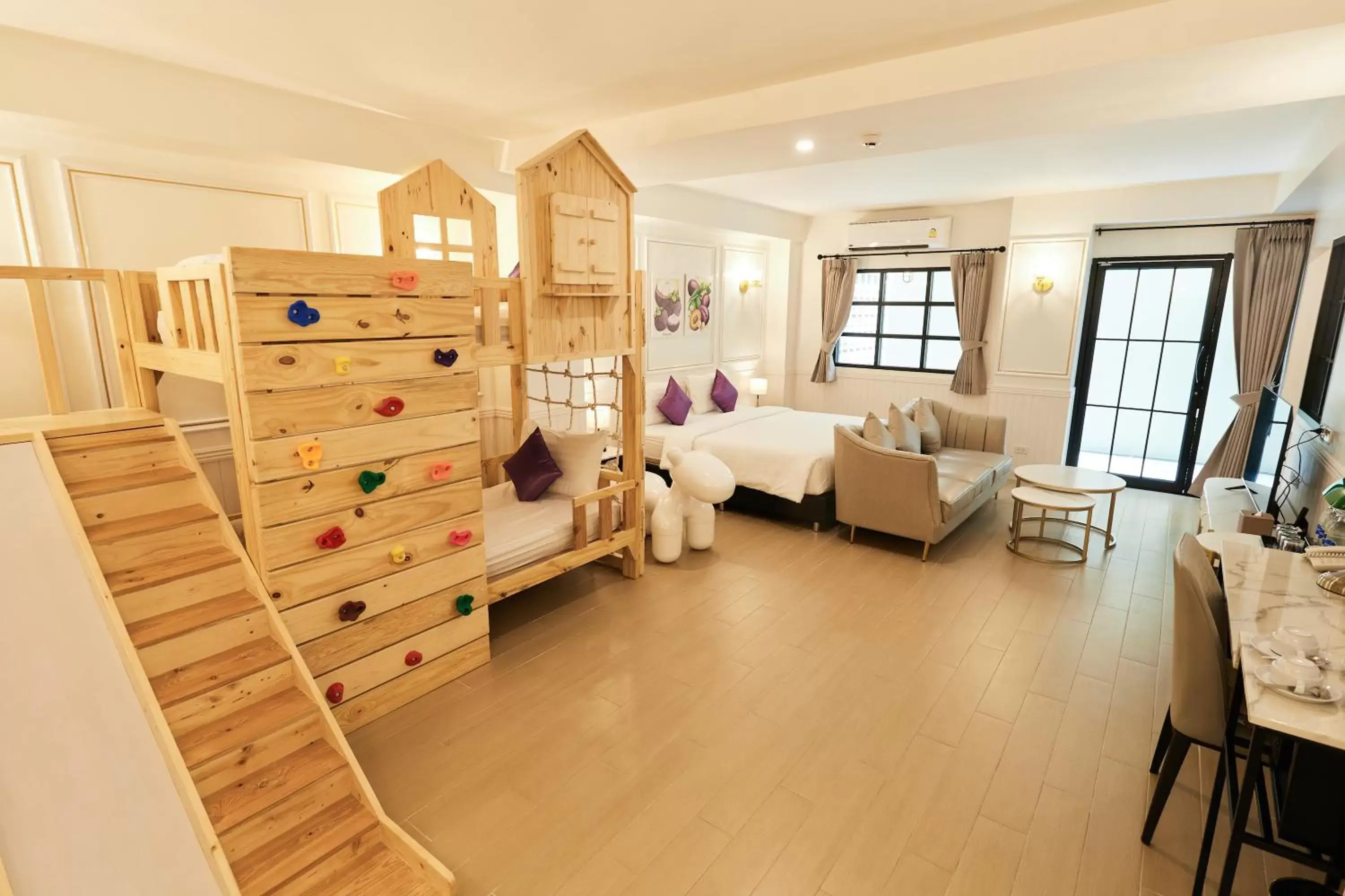 Family Room in Rose Apple Hotel Family Room in Rose Apple Hotel