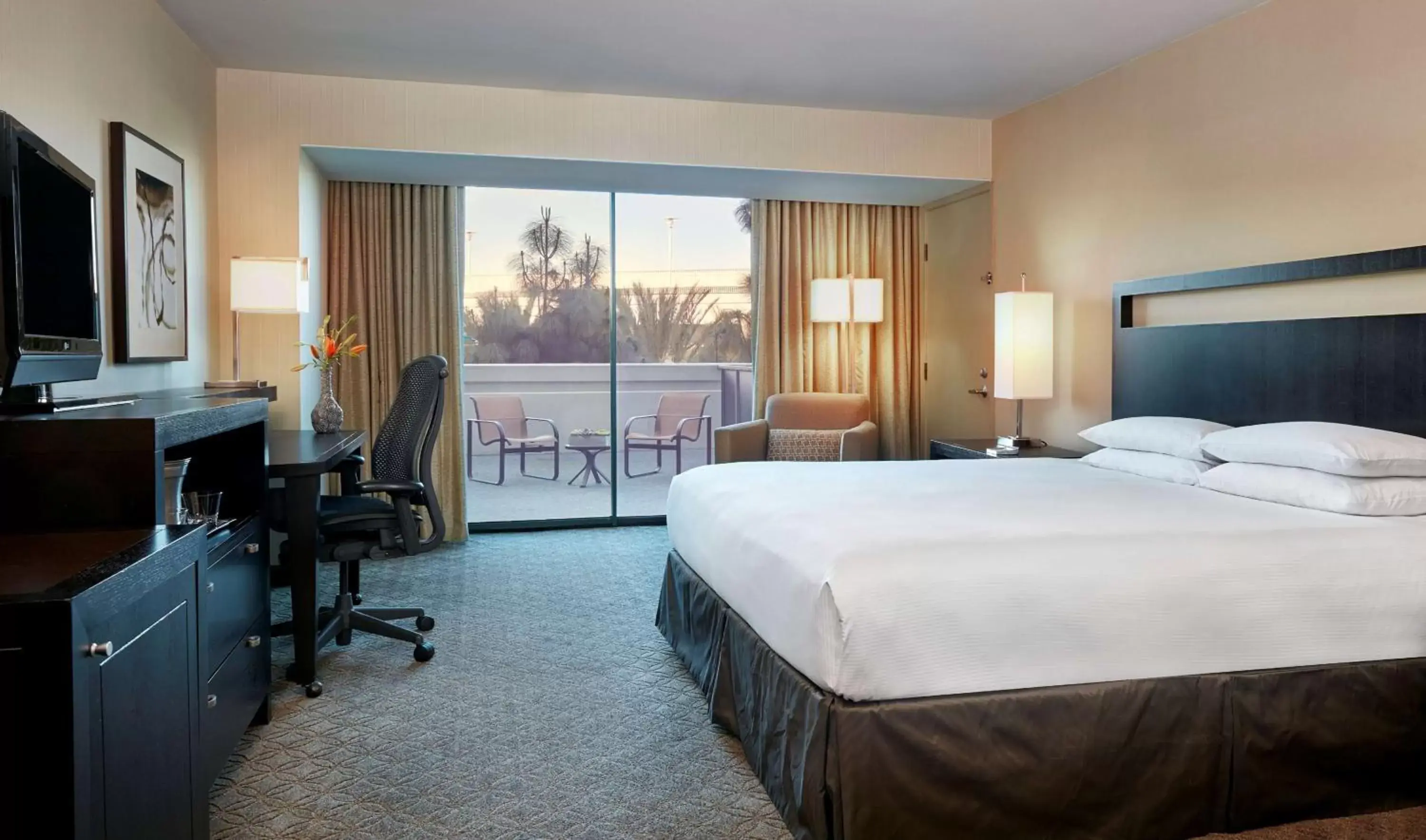 Bed in Hilton Anaheim