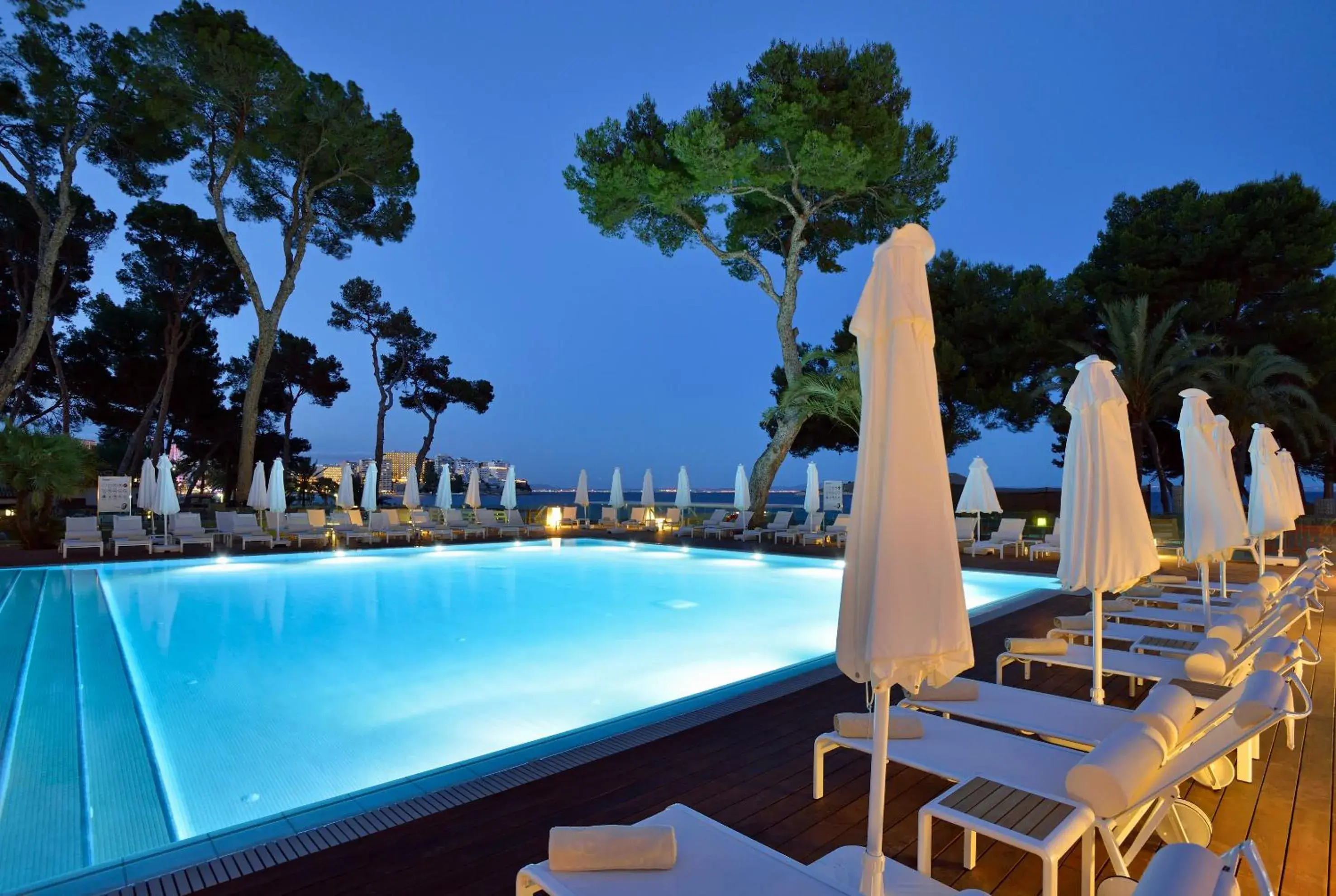 View (from property/room), Swimming Pool in Melia South Beach