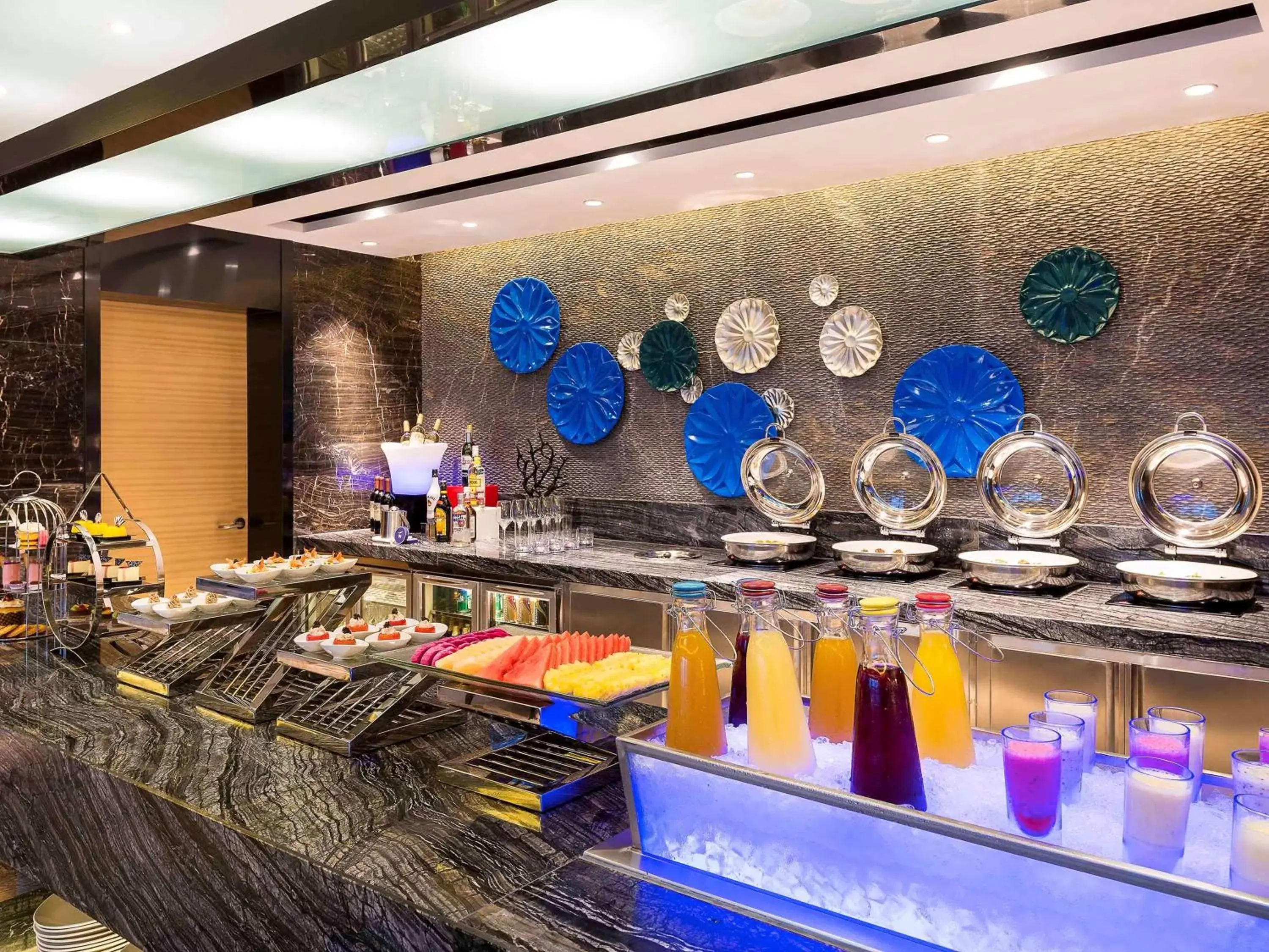 Restaurant/places to eat in Novotel Ningbo East