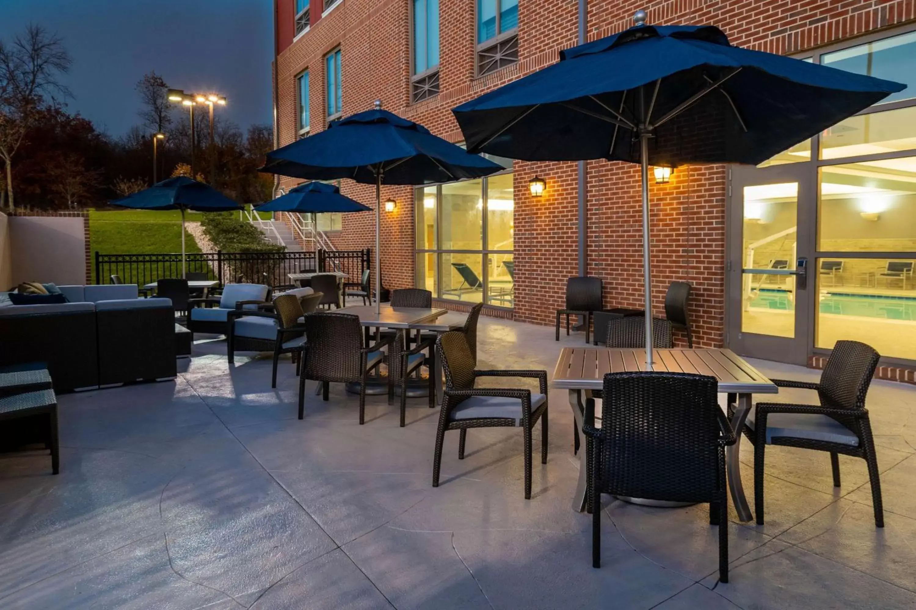 Patio, Restaurant/Places to Eat in Homewood Suites by Hilton Baltimore - Arundel Mills